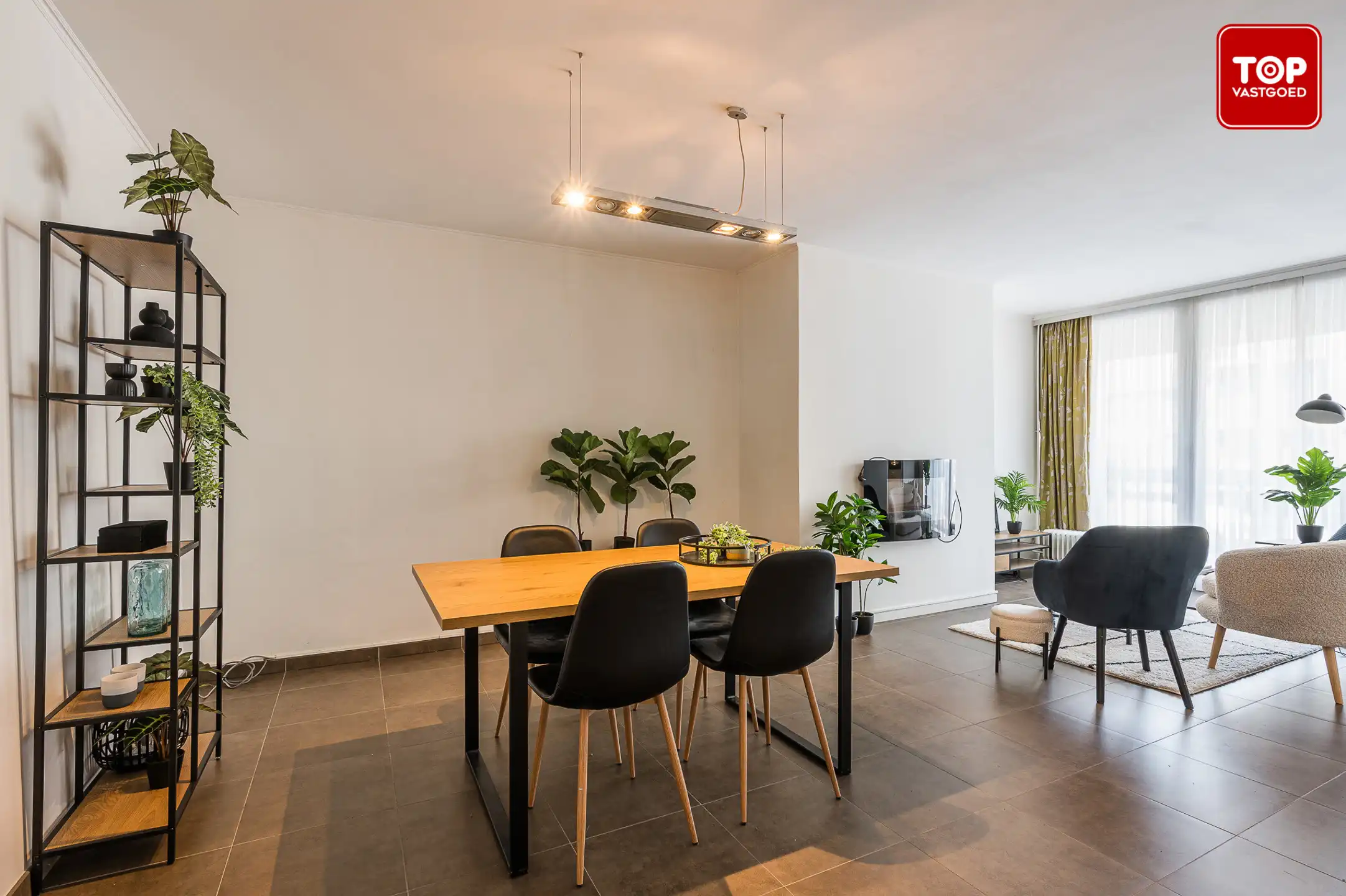 Instapklaar appartement met 2 slaapkamers en 2 terrassen  foto 2