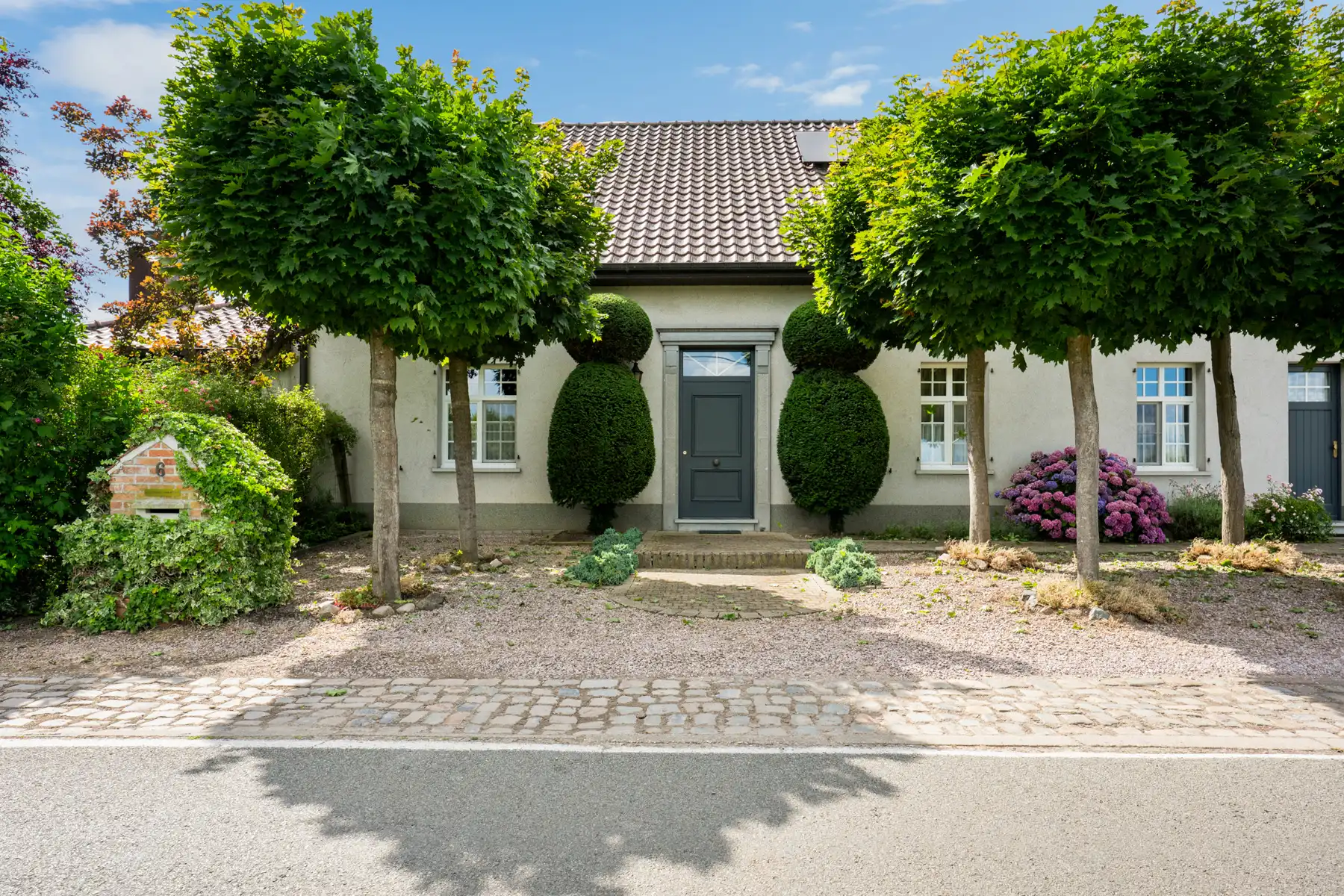 Unieke hoeve op 5.589 m² in Wommelgem. foto 3