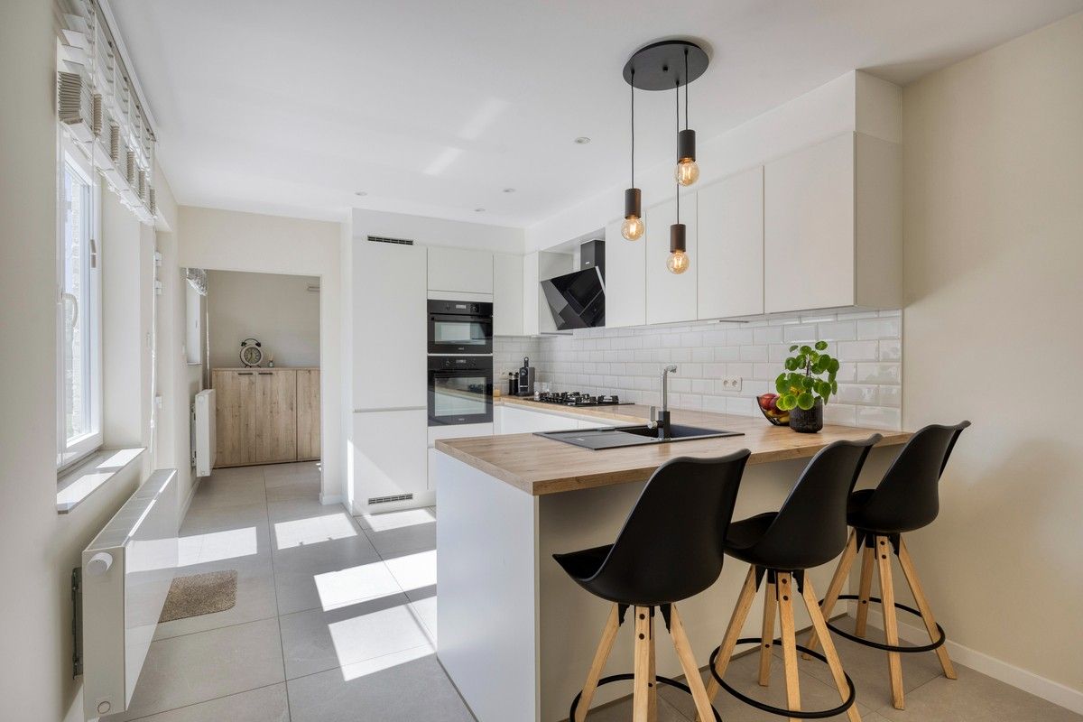 Instapklare, smaakvol gerenoveerde woning op een steenworp van het centrum van Lanaken. foto 12