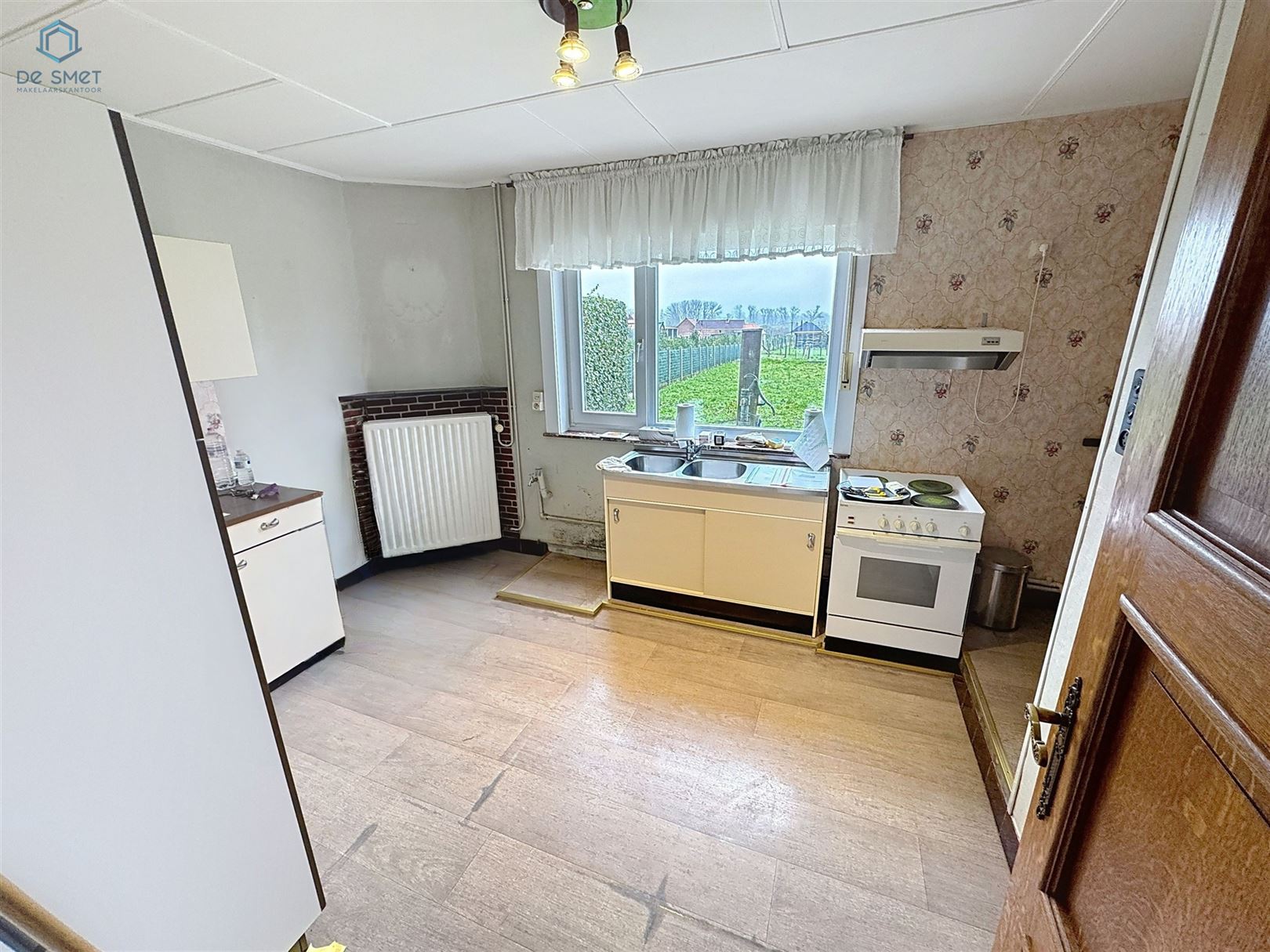 Charmante te renoveren gezinswoning met 4 slaapkamers, garage en grote tuin rustige ligging in Viane foto 4