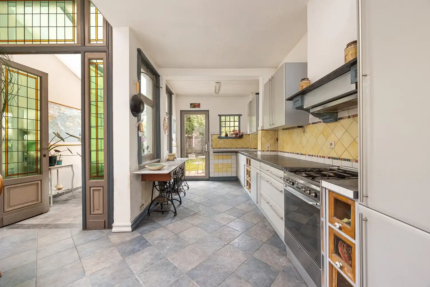 Karaktervolle woning met gezellige tuin foto 10