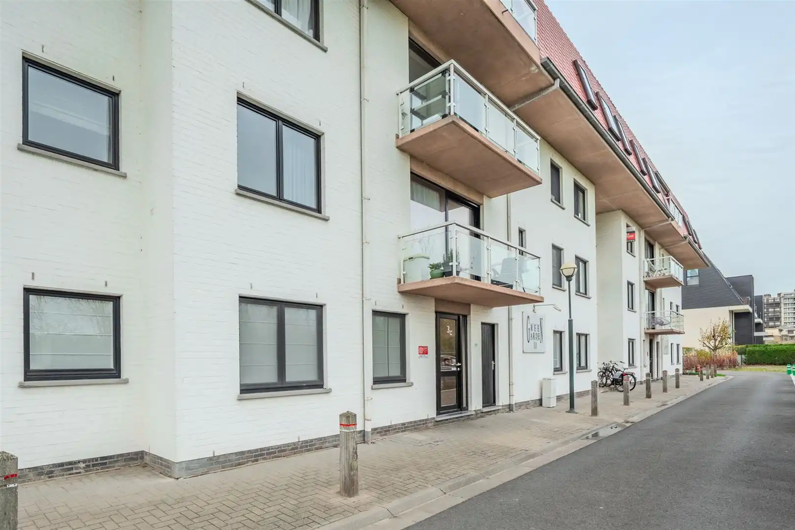 appartement met ruim terras en tuin foto 13