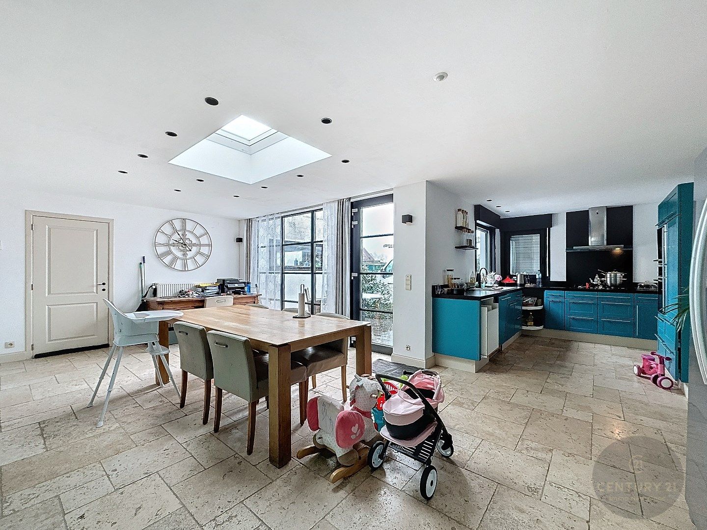RUIME WONING met LOODS en WERKPLAATS foto 7