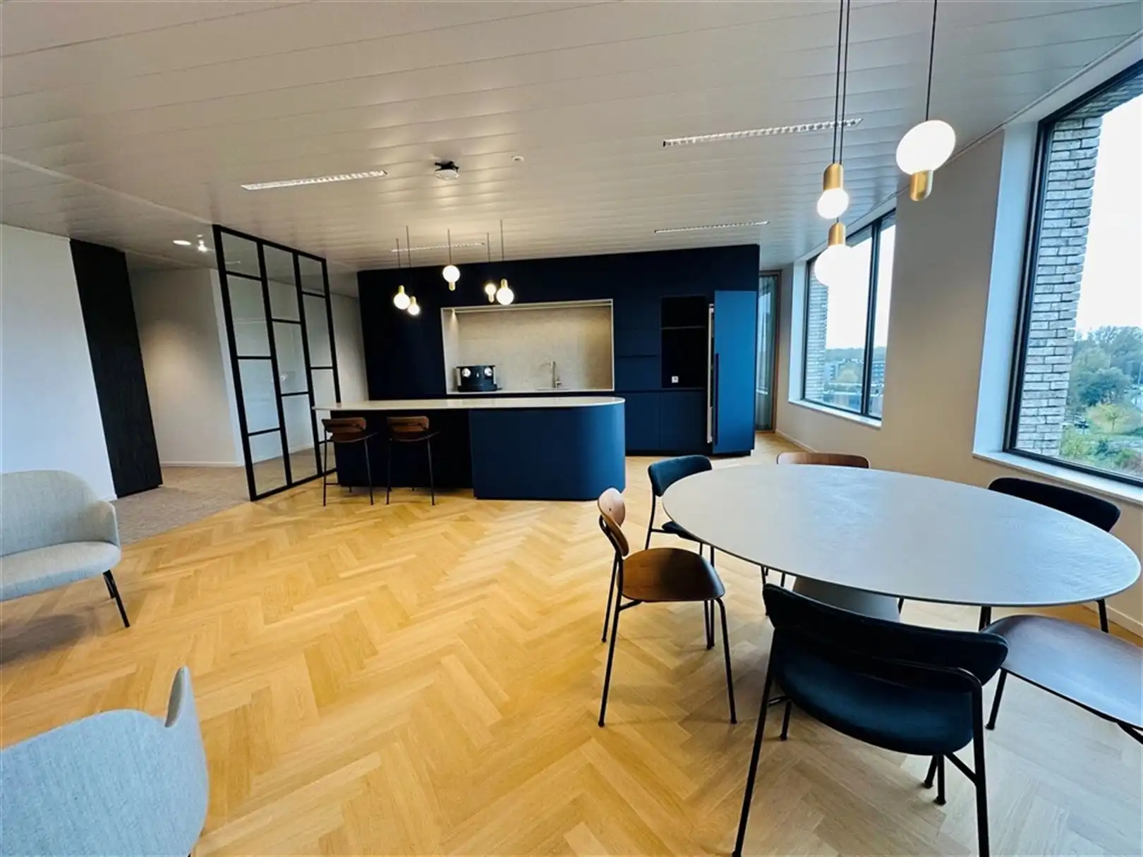 High-End afgewerkt en ingericht kantoor in Kortrijk Business Park  foto 13