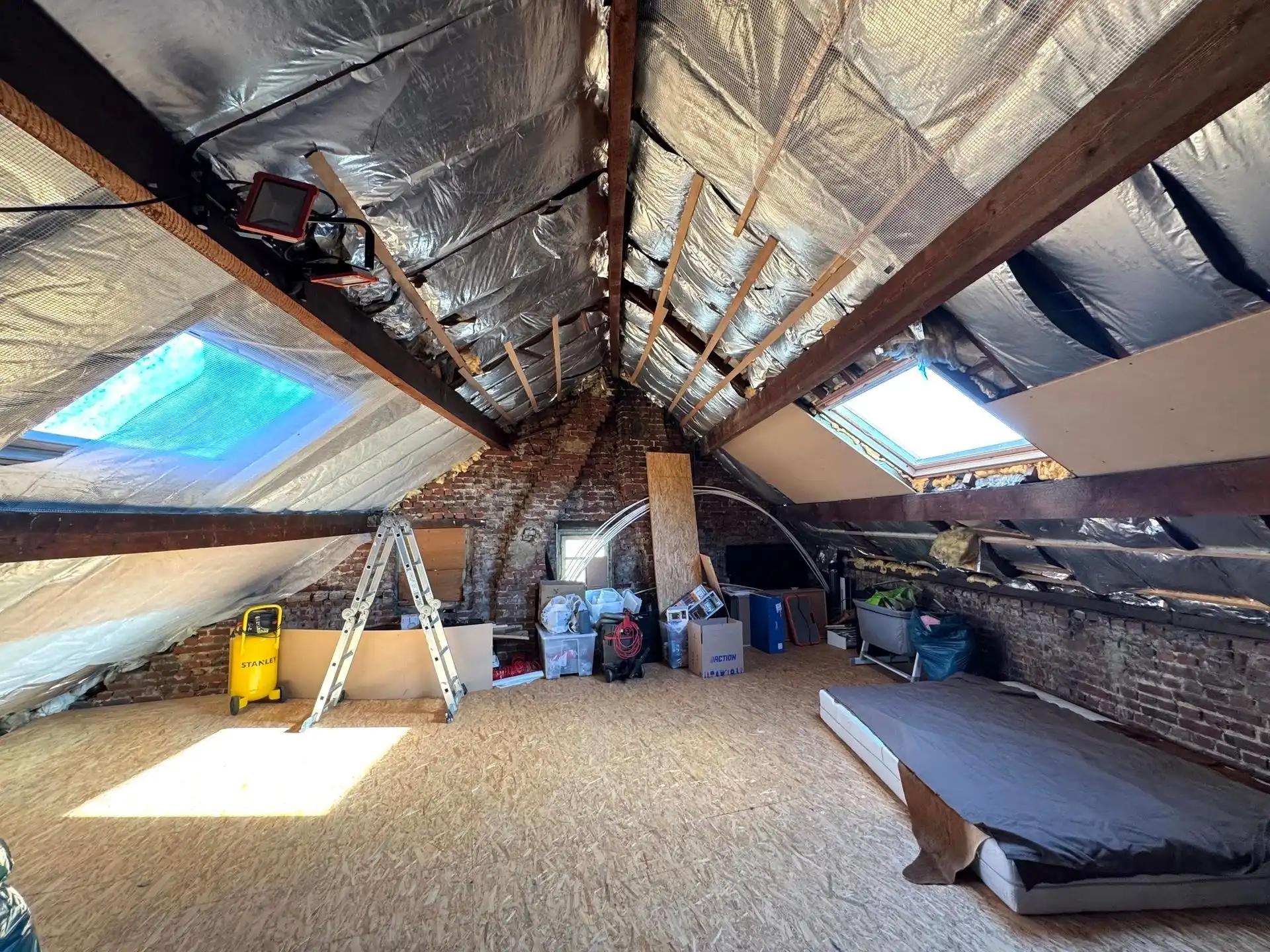 Instapklare halfopen woning met 3 (mogelijk 5) slaapkamers in Maasmechelen foto 18