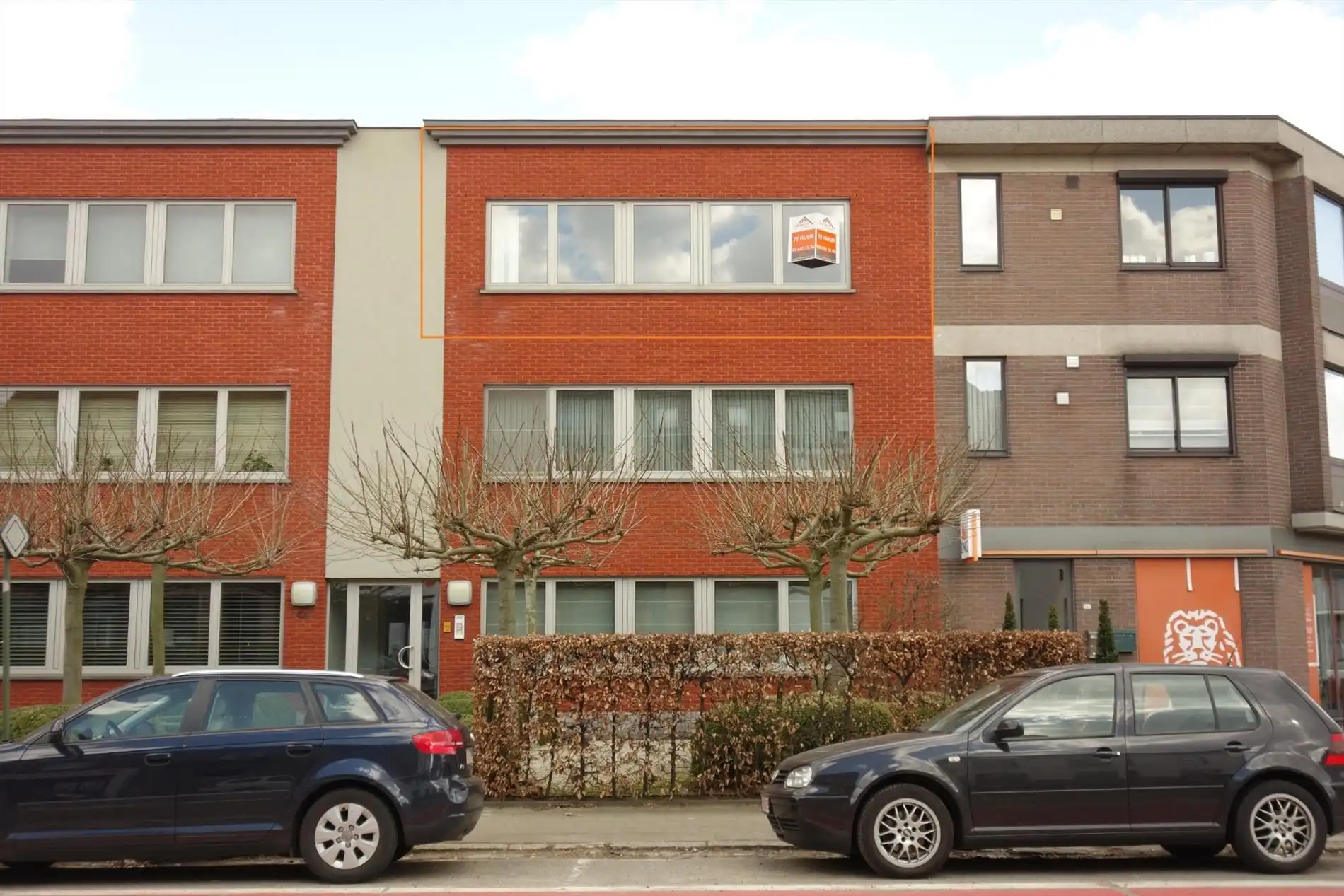 Comfortabel appartement met terras en garage foto {{pictureIndex}}