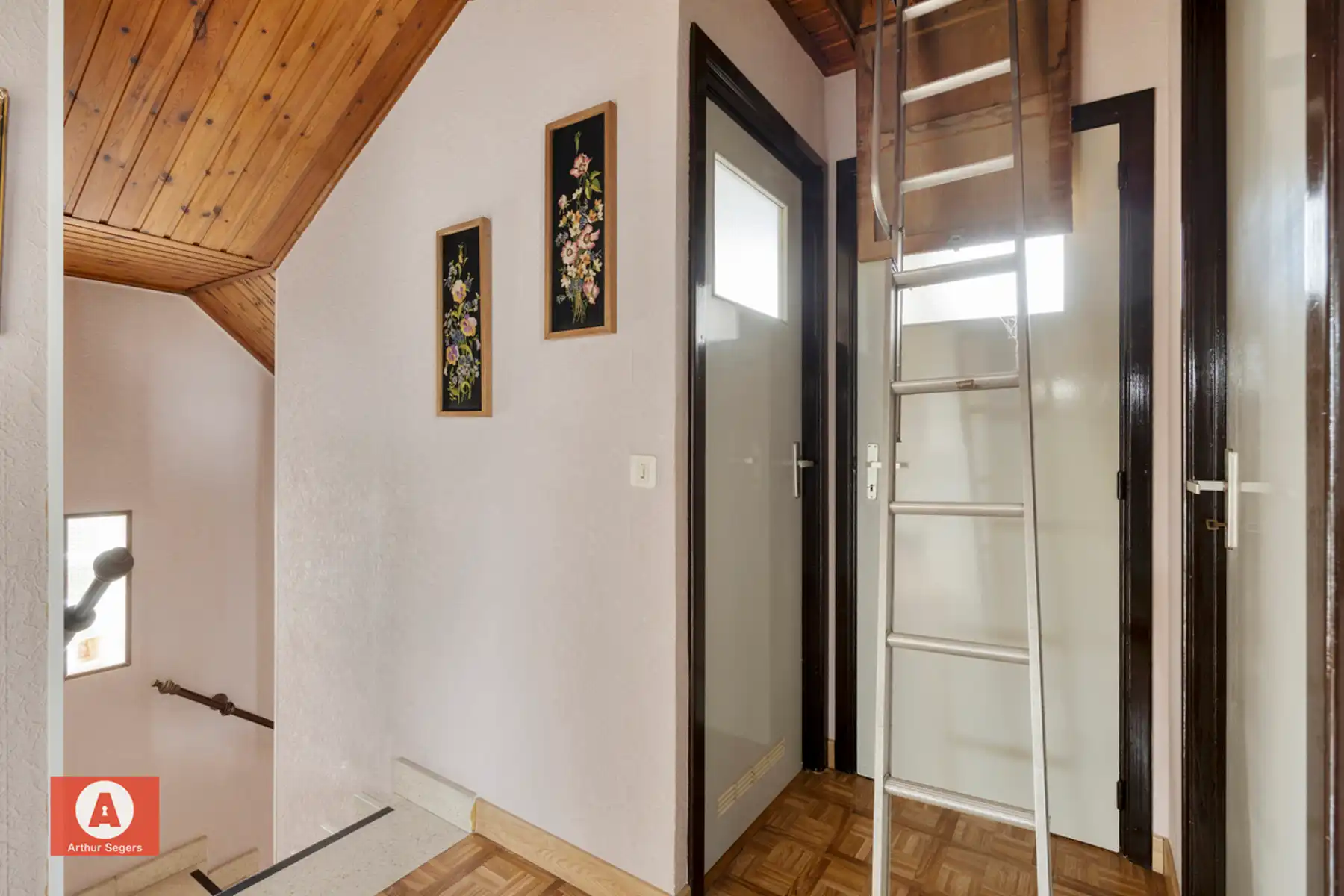 !!! IN OPTIE !!! Op te frissen woning in rustige wijk  foto 14