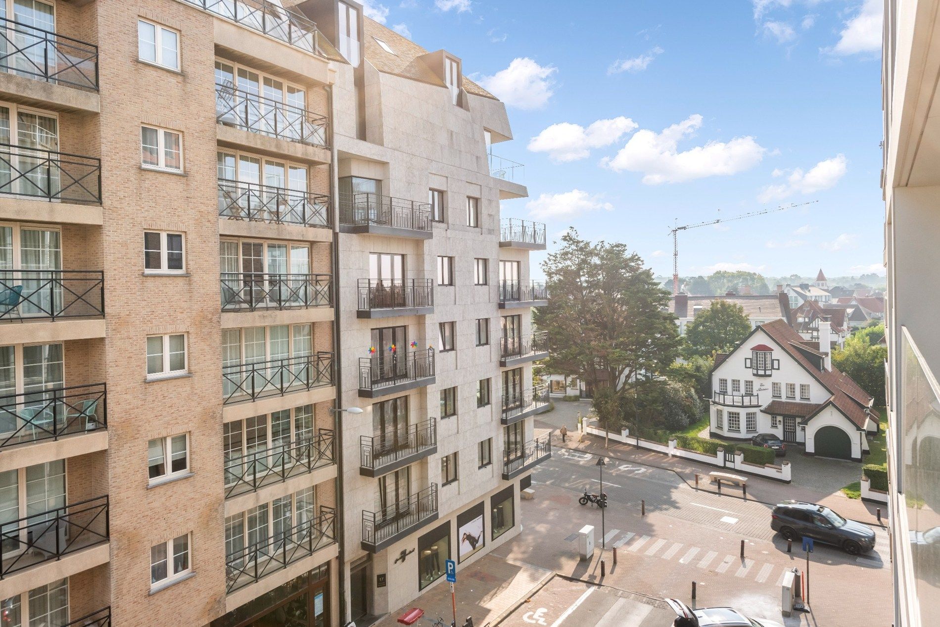 Gemeubeld appartement met zijdelings zeezicht gelegen in het Zoute vlakbij de Minigolf foto 4