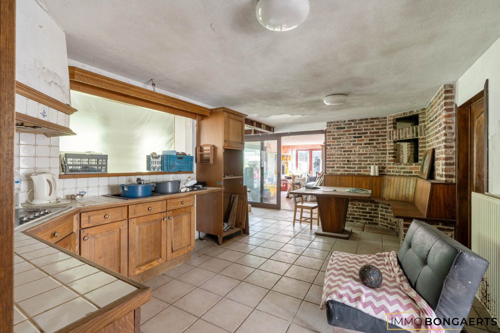 Rustig gelegen te renoveren woning op een uitzonderlijk perceel foto 9