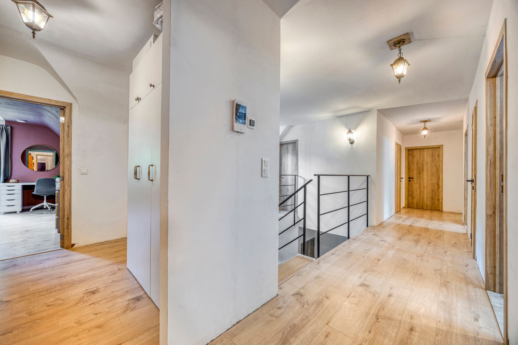 Zeer ruime gerenoveerde woning (± 398 m²) op een perceel van ± 60 are in het prestigieuze Bois de Strihoux foto 11