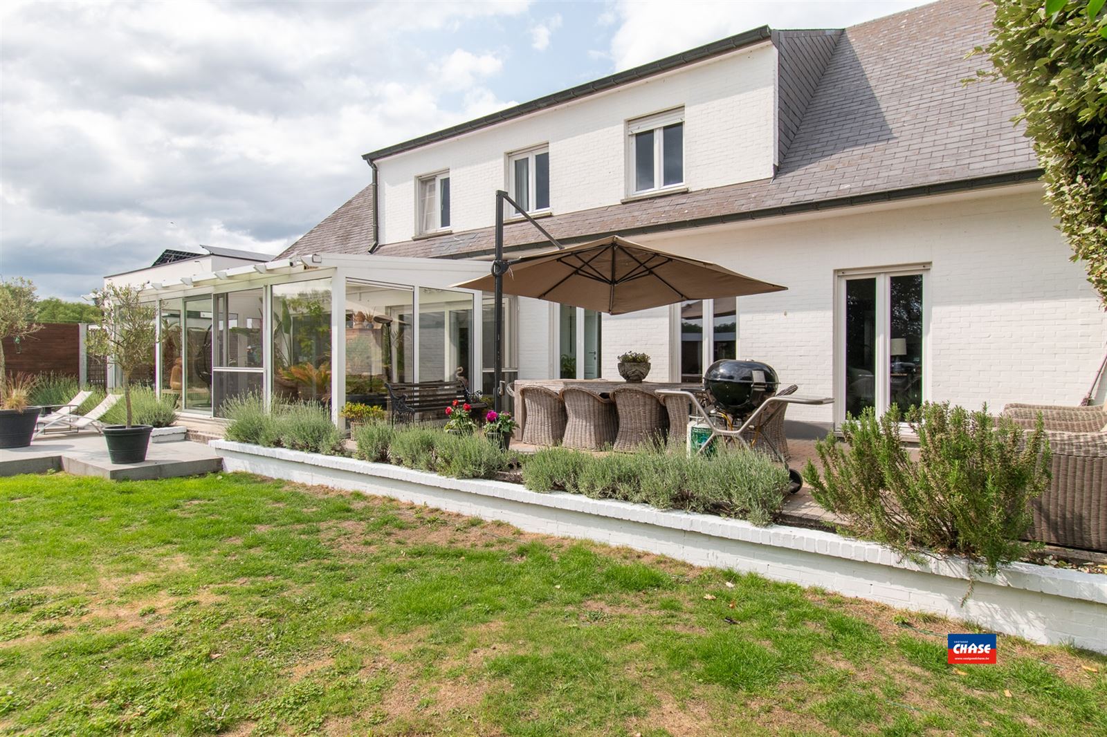 PRACHTIG LANDHUIS MET PRAKTIJKMOGELIJKHEDEN EN ZWEMBAD OP EEN TOTALE OPPERVLAKTE VAN 10a 50ca  foto 7