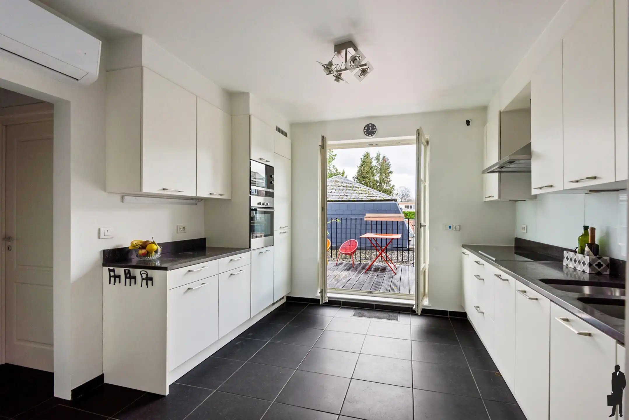 Duplex appartement met terras in het centrum van Kontich foto 9