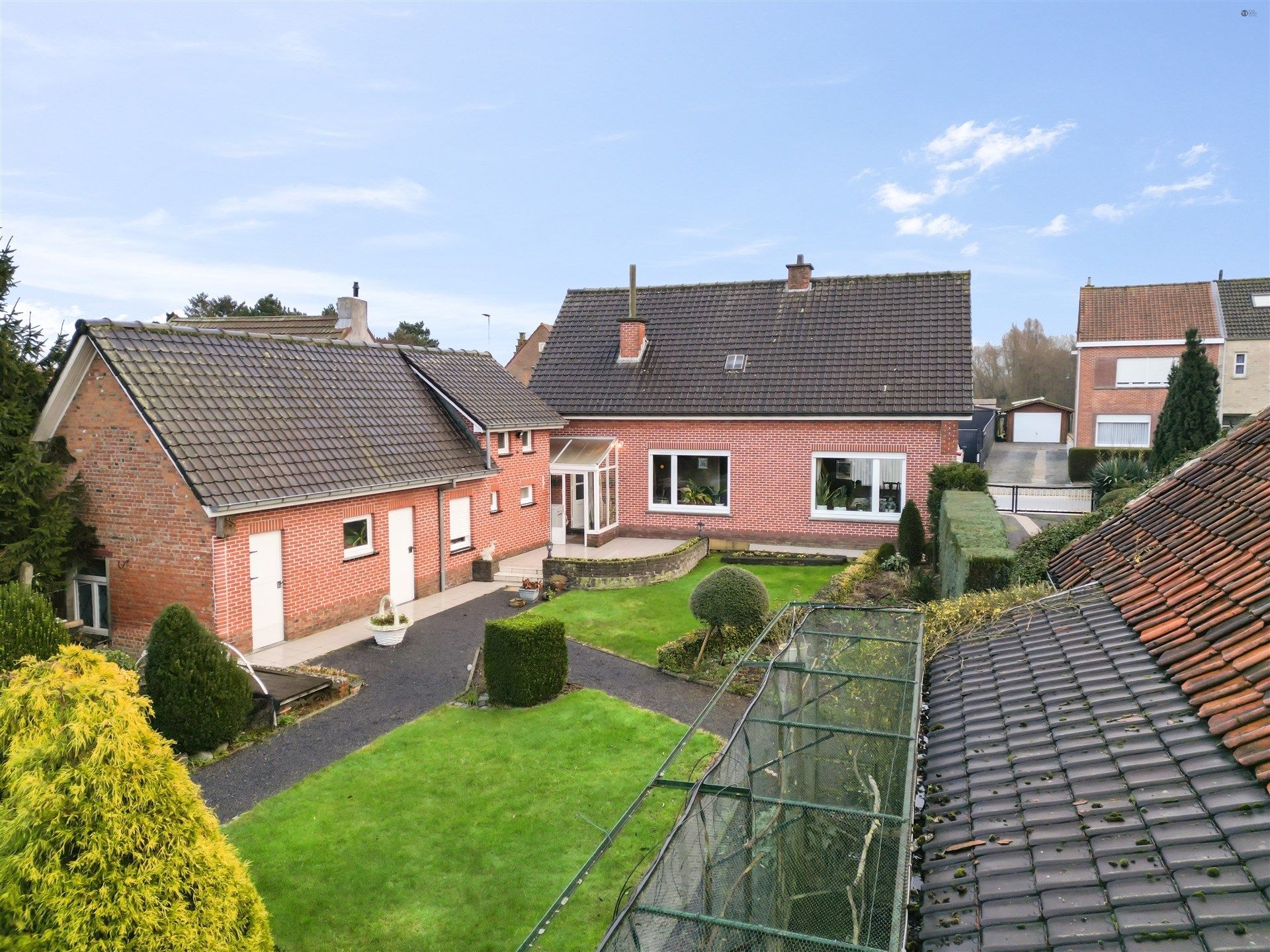 Open bebouwing nabij het centrum, in landelijke straat op 1.494m² grond foto 29