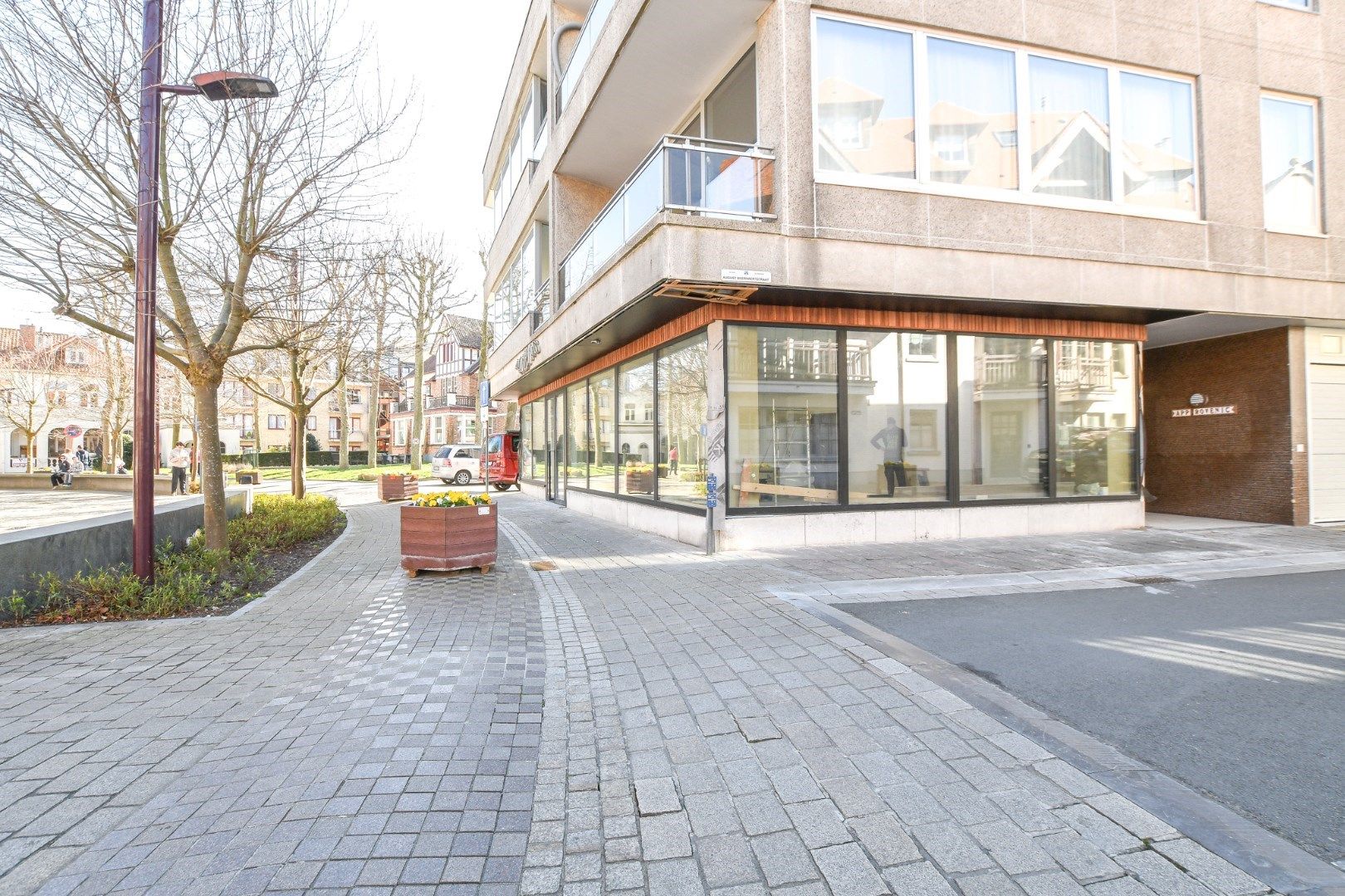 Te huur: volledig vernieuwd handelspand op toplocatie in De Haan foto 11
