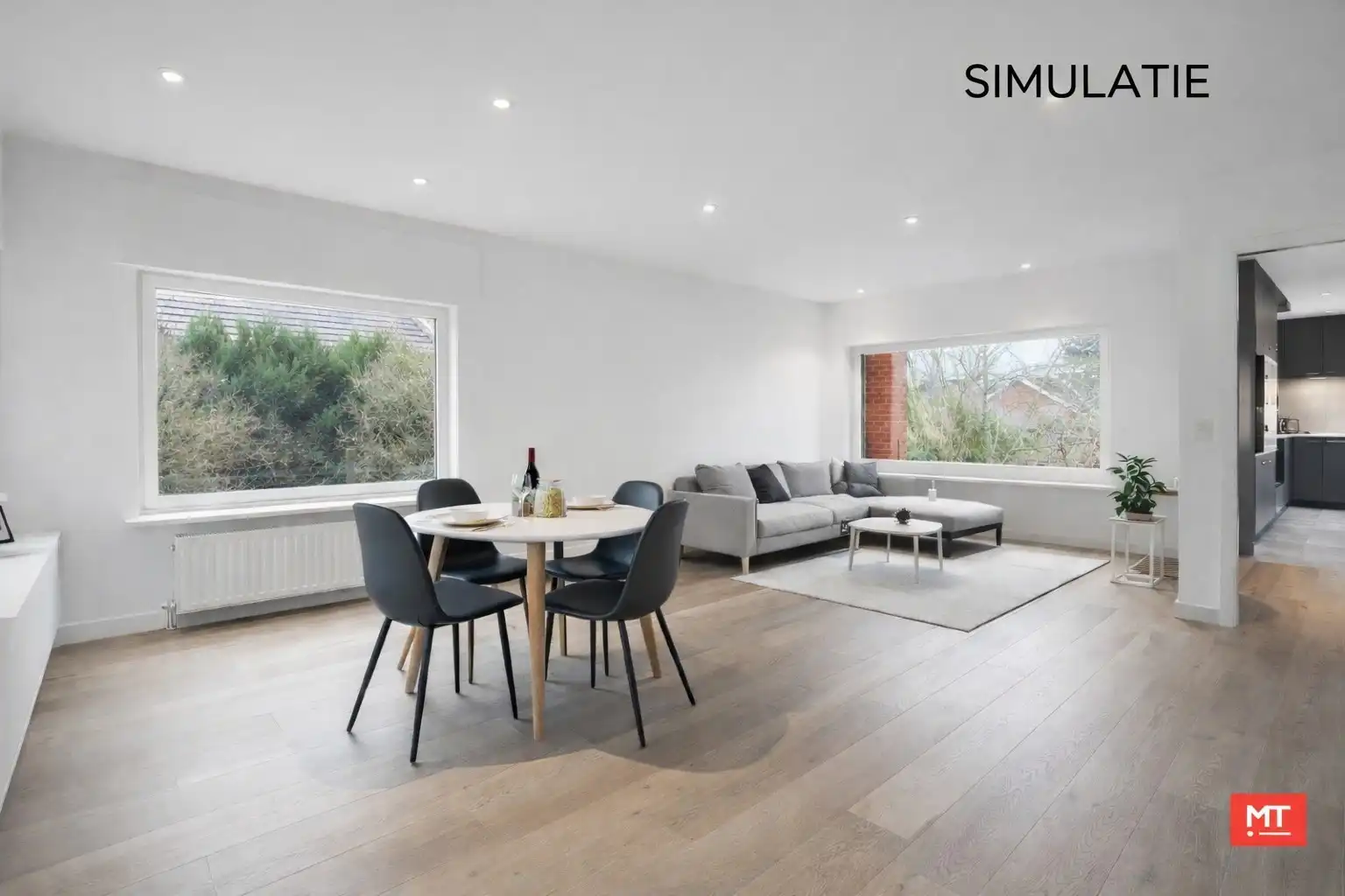 Ruime alleenstaande woning te koop op een rustige locatie te Beselare foto 3