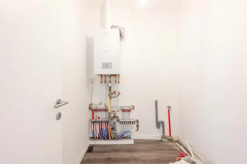 🏡 Volledig gerenoveerde rijwoning met 3 slaapkamers, 2 badkamers & gezellige binnenkoer in Wevelgem foto 12