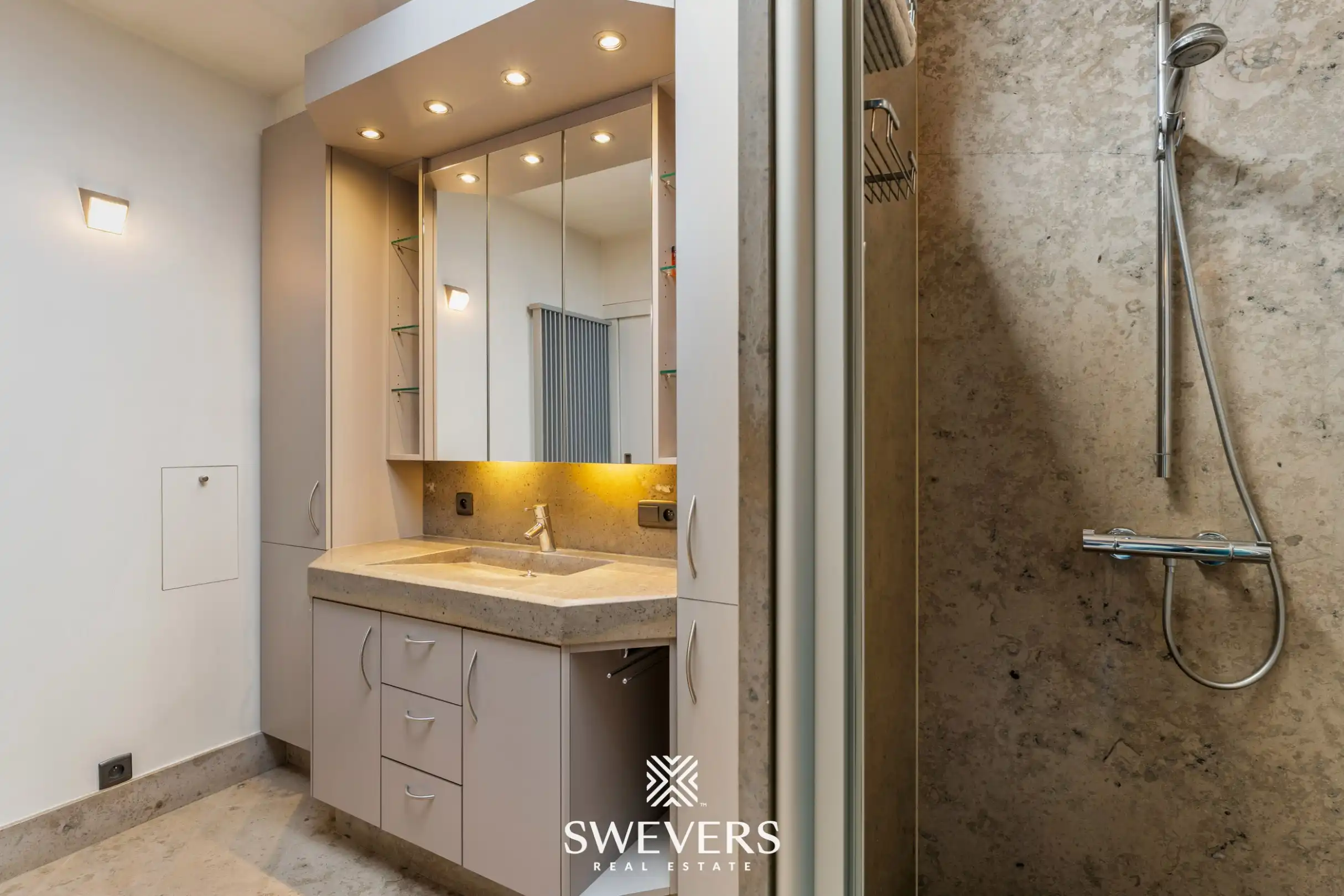 Instapklare ruime woning 4 slpk nabij centrum Diepenbeek foto 22