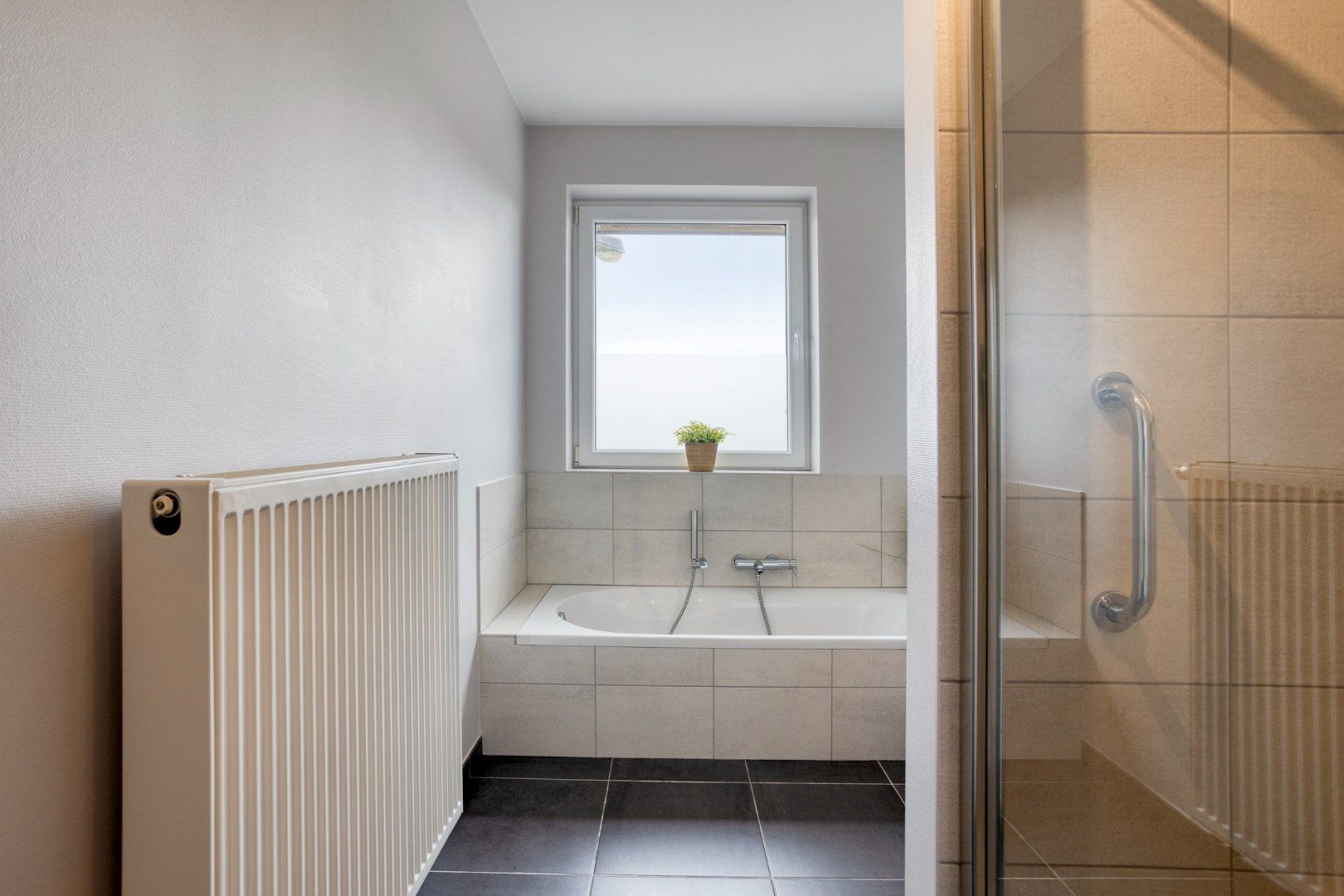 Recente woning met 3 slaapkamers en garage! foto 14