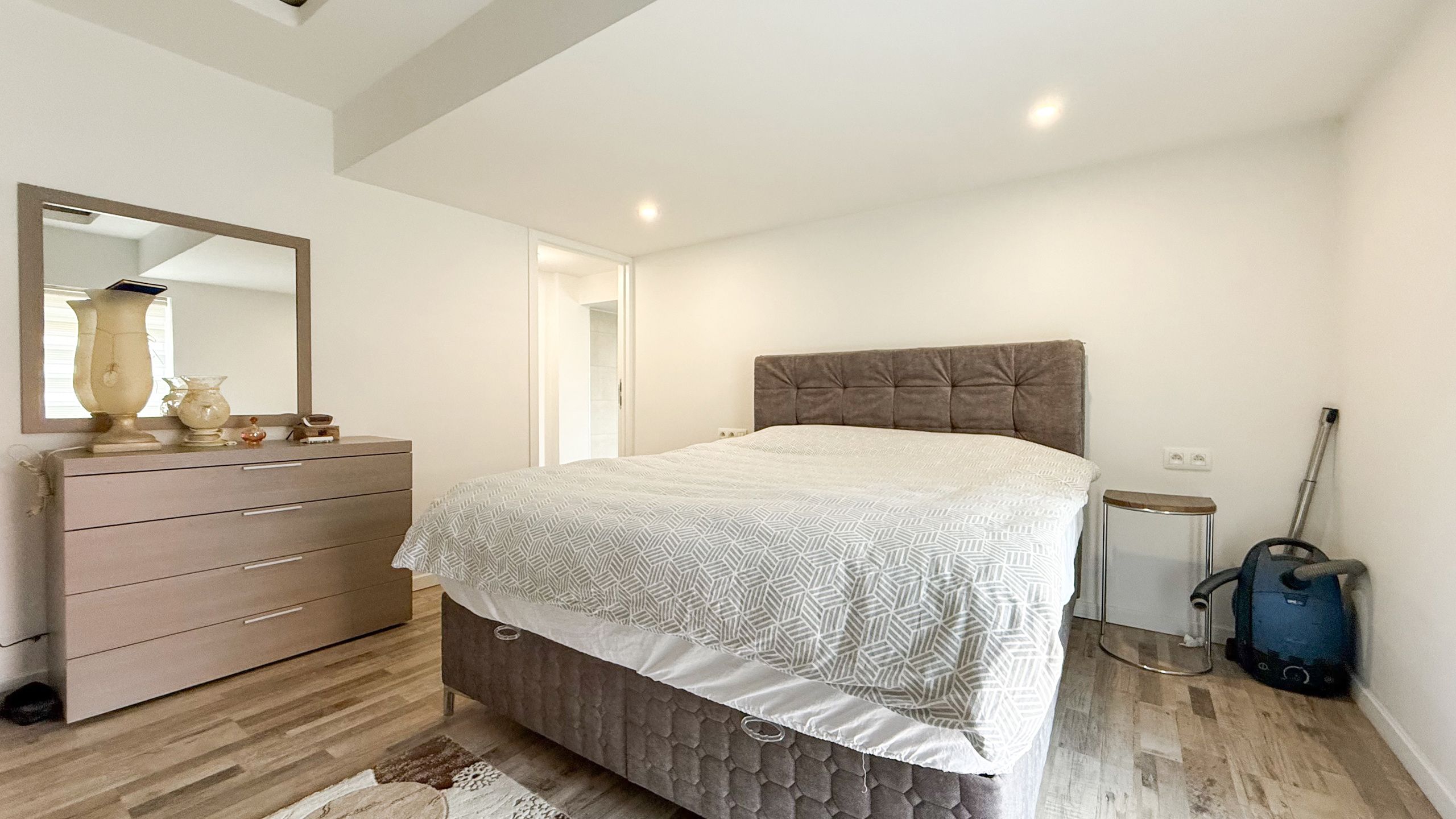 Instapklare, volledig vernieuwde woning met tuin in Beringen foto 18