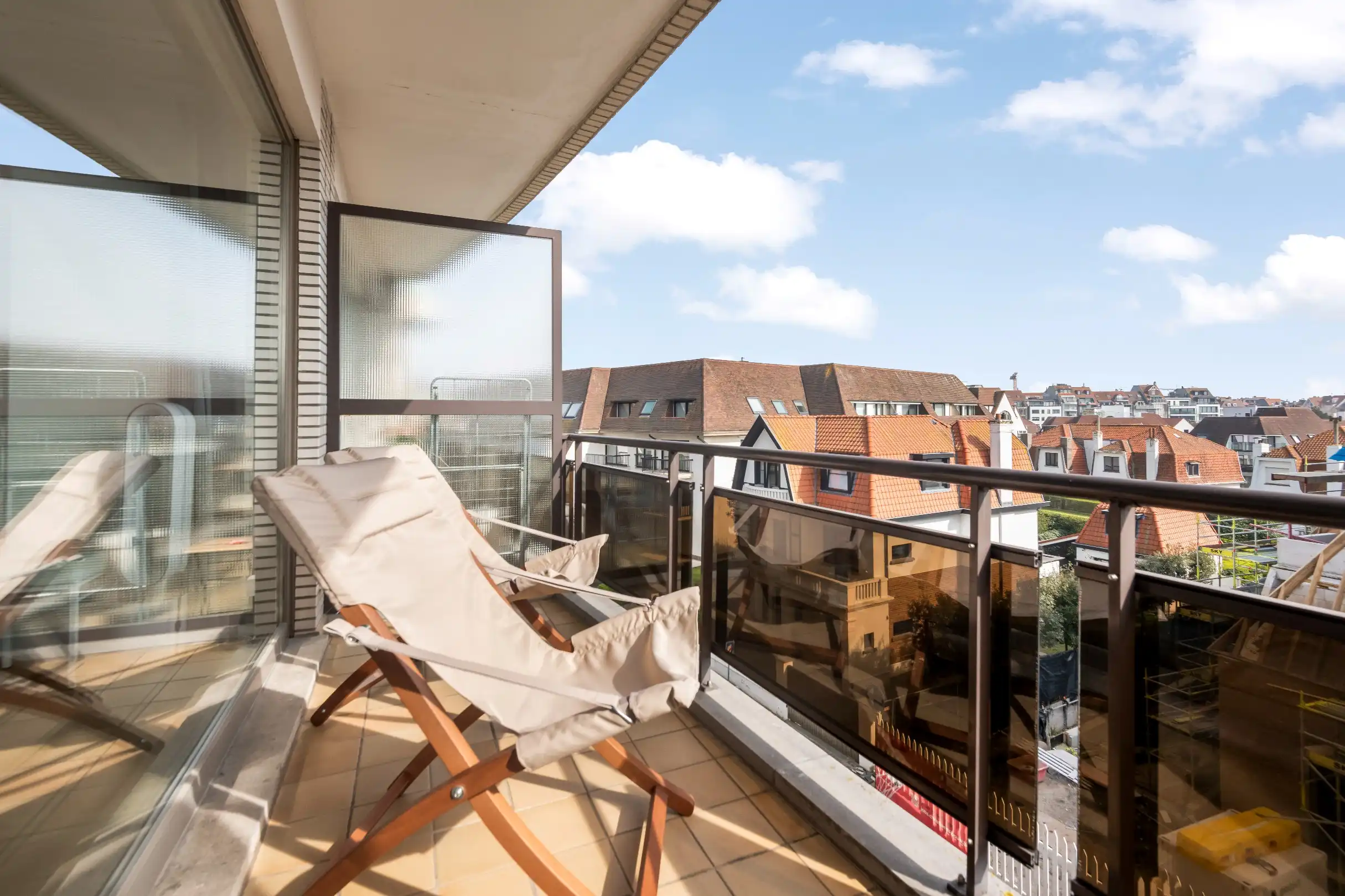 Gerenoveerd en slim doordacht ingericht appartement met slaaphoek gelegen op de Jozef Nellenslaan. foto {{pictureIndex}}