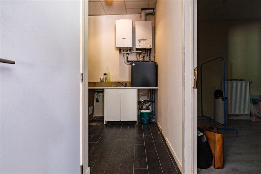 HANDELSRUIMTE TE HUUR OP CENTRALE LIGGING IN SINT-TRUIDEN foto 12