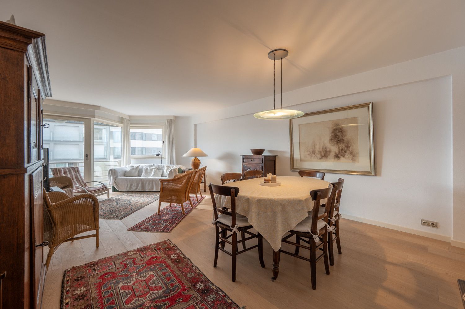 Instapklaar vakantie-appartement met zijdelings zicht op zee foto 4