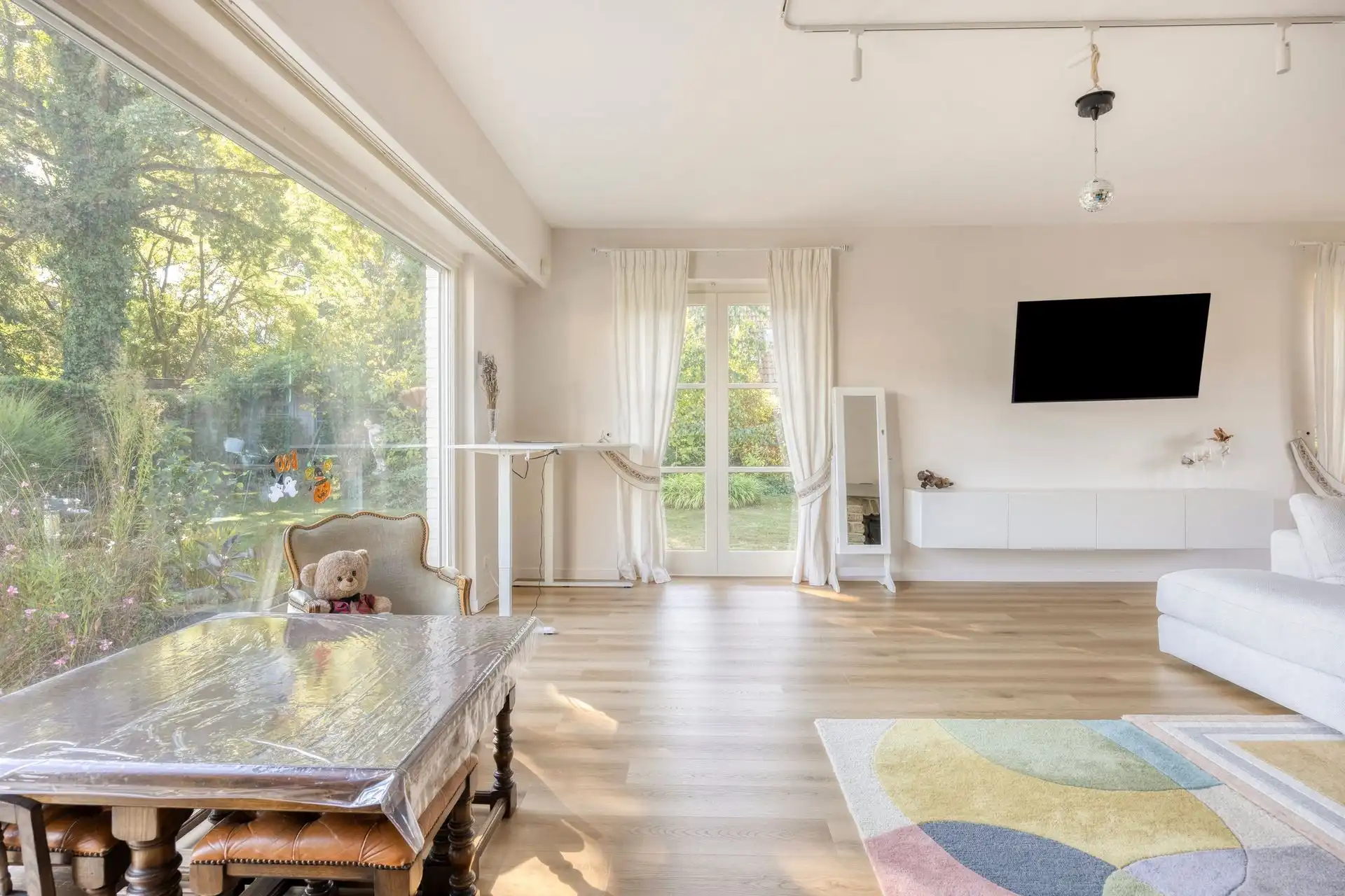 Prachtig gerenoveerde villa in de Zonnebos wijk foto 10