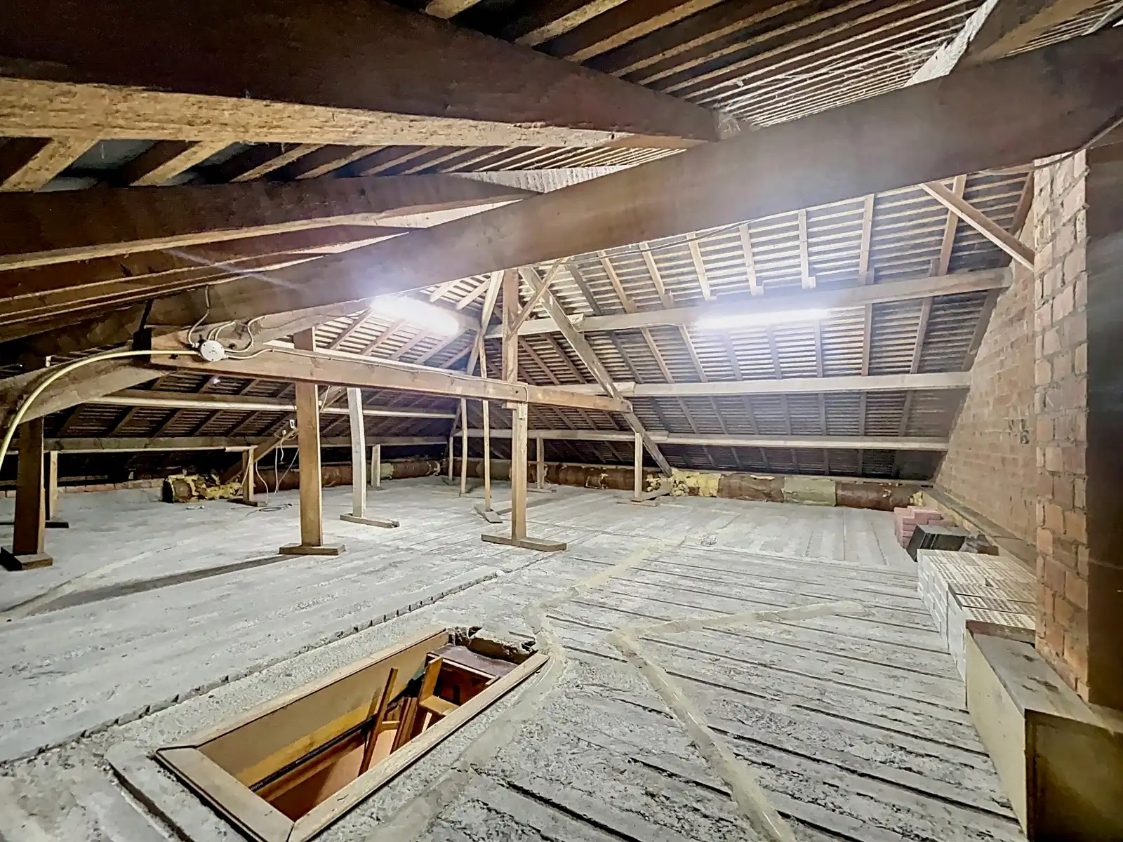 Rustig gelegen, Ruime Bungalow met 3 SLPK, Tuin én garage! foto 16