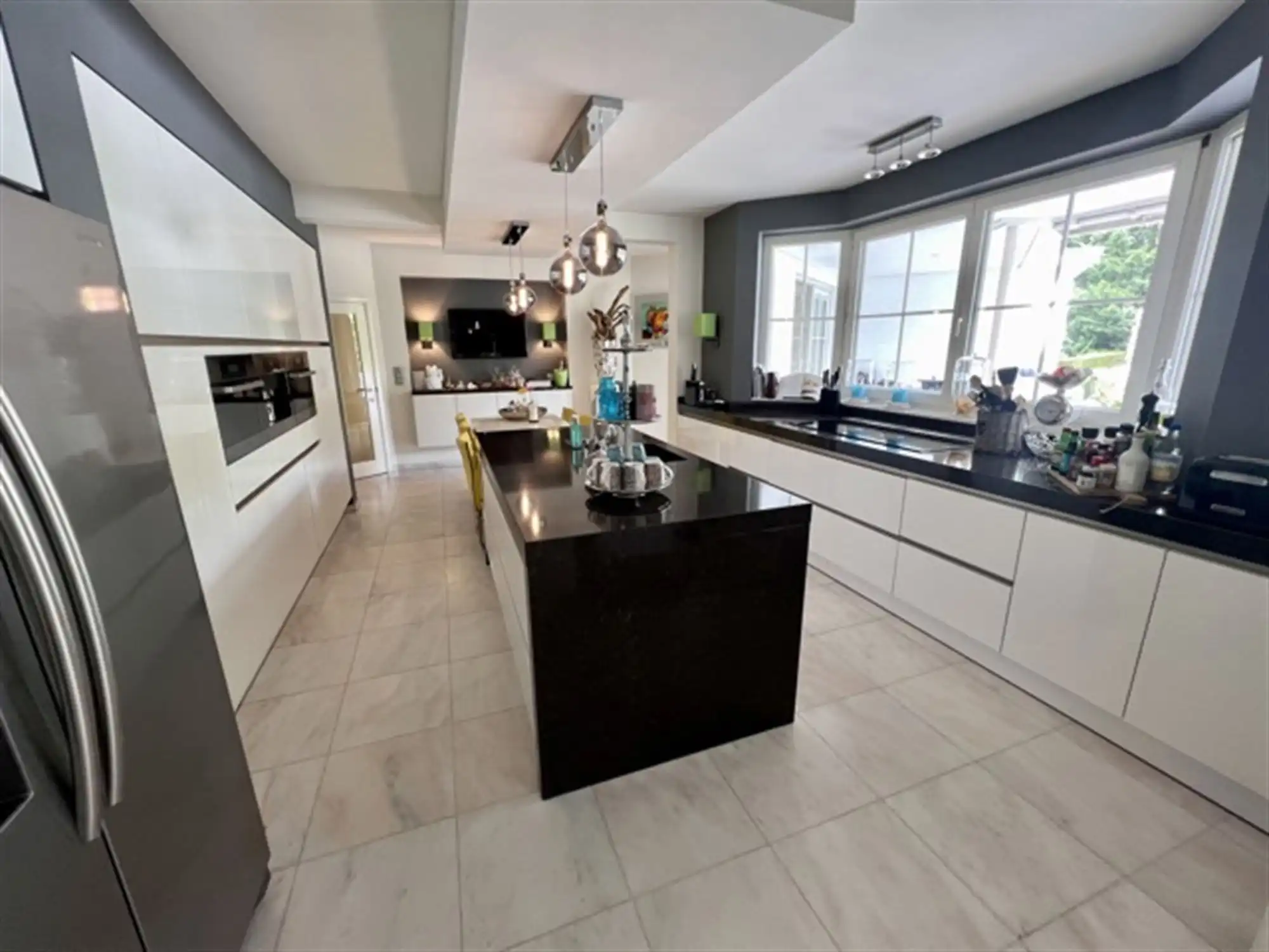 Villa met binnen en buitenzwembad foto 13