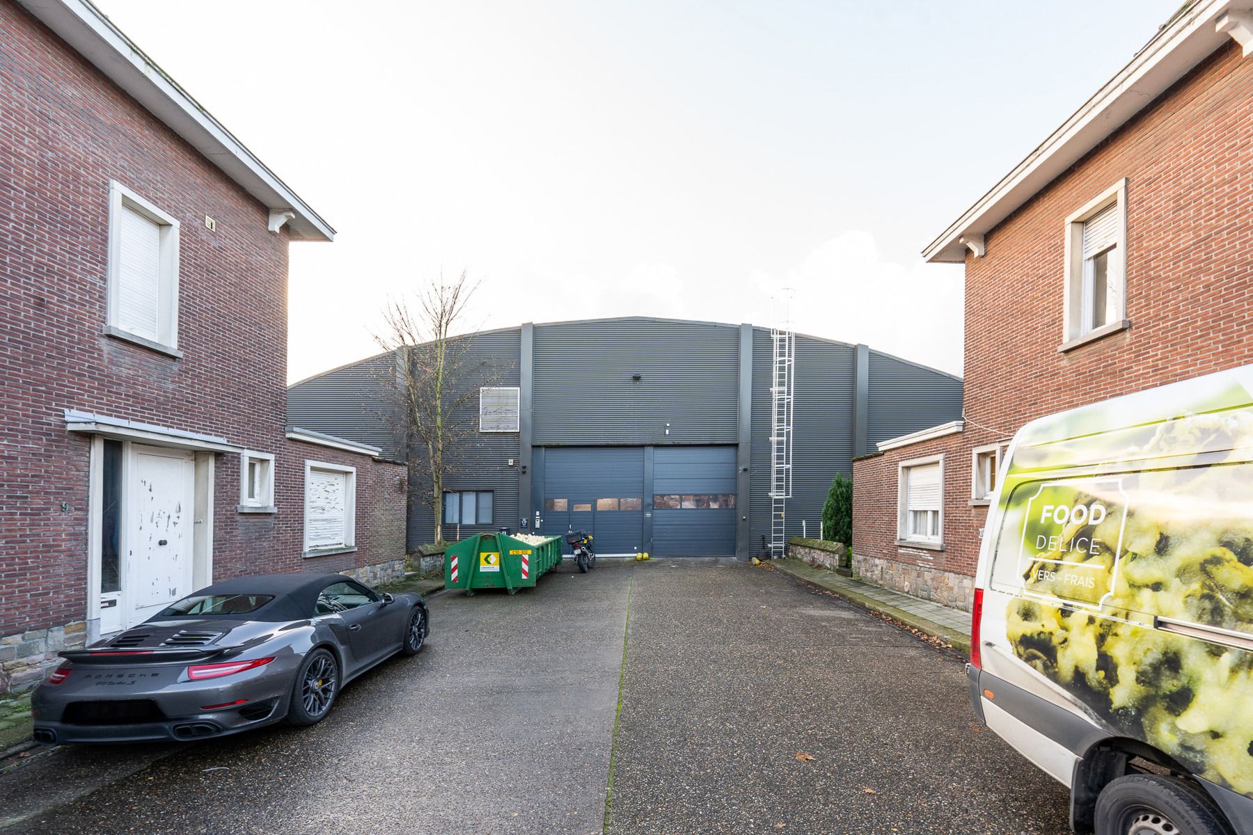 Gebouwen voor gemengd gebruik, loods + 2 woningen foto 5