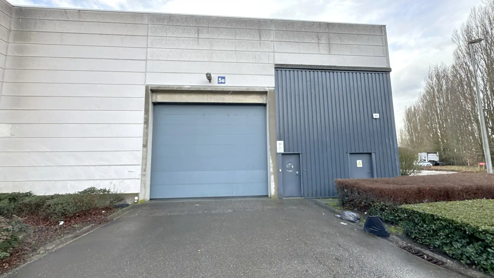 Magazijn met bureel te huur te Kontich foto 9