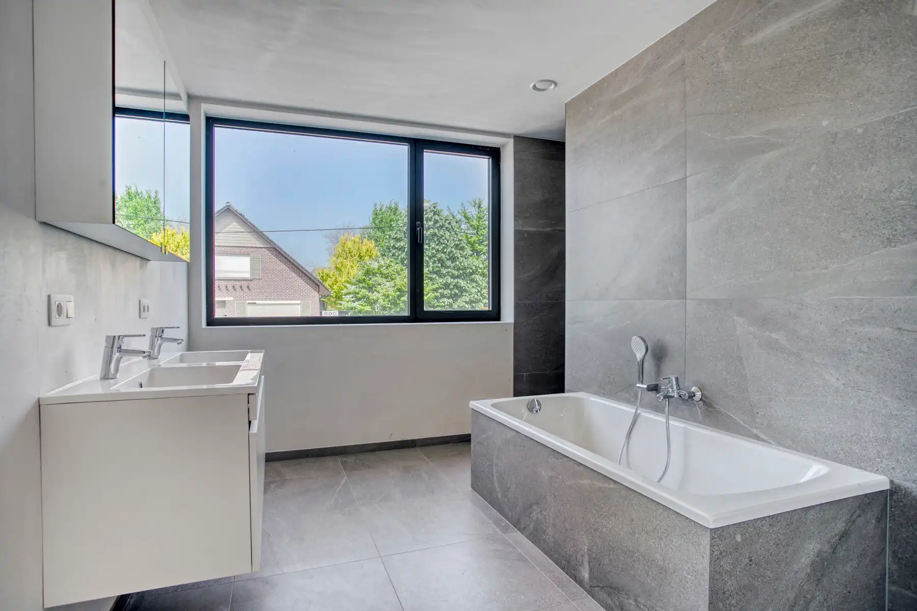 Ruime HOB met garage, tuin & 3 slaapkamers op toplocatie! foto 10