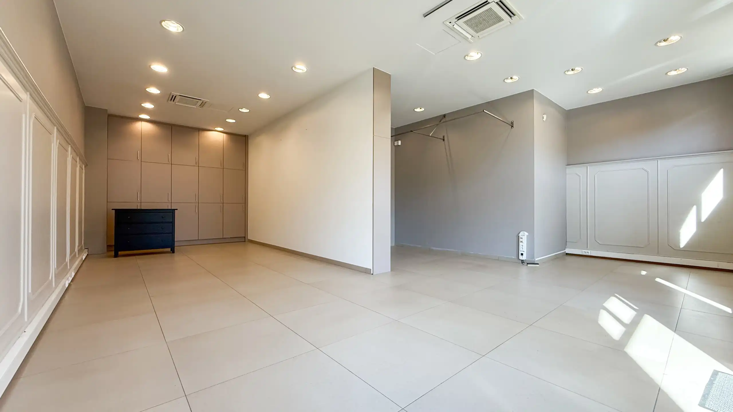 Opbrengsteigendom met Appartement en kantoorruimte! foto 5