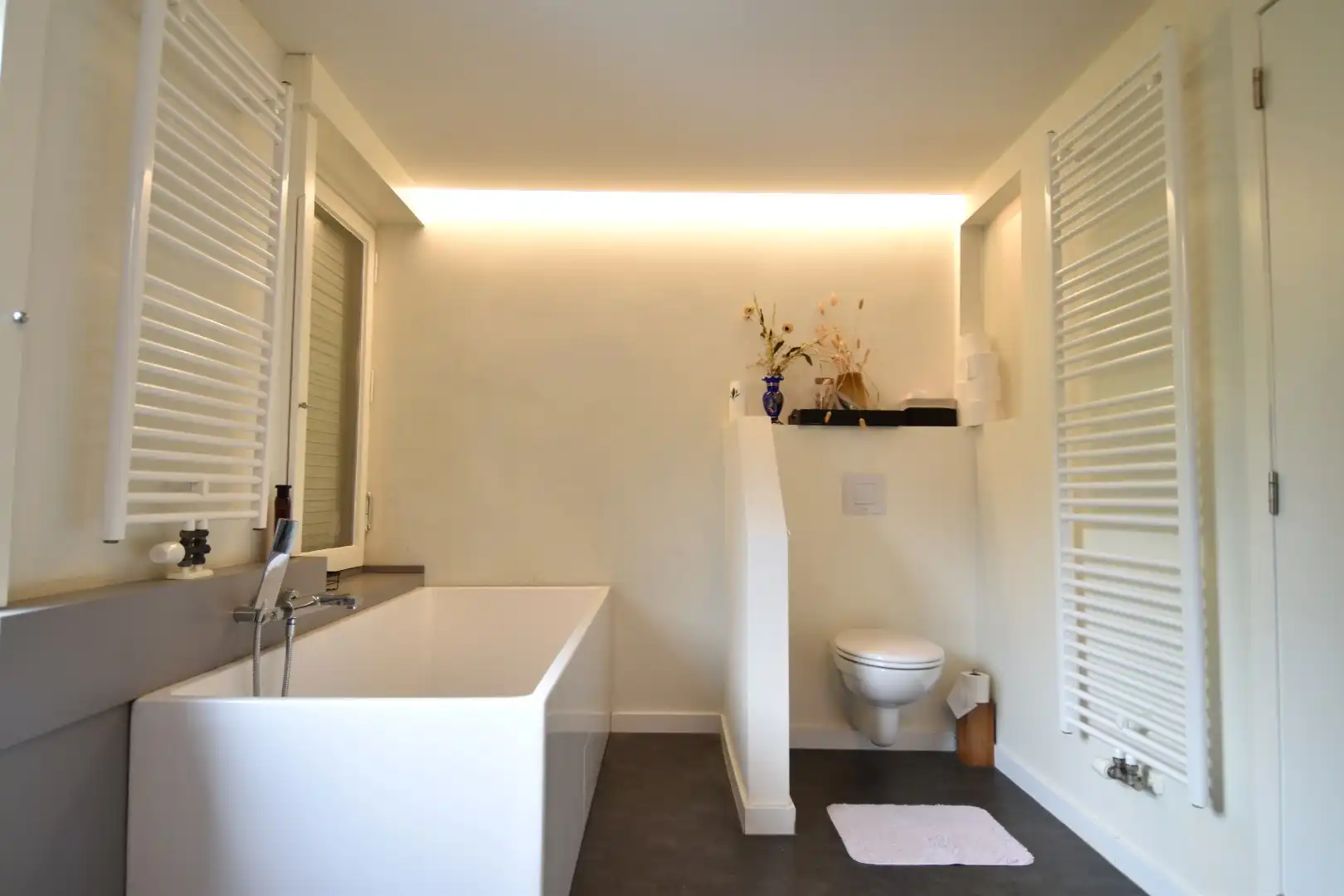 Op te frissen rijwoning met tuin, garage en 2 slaapkamers te Marke foto 5