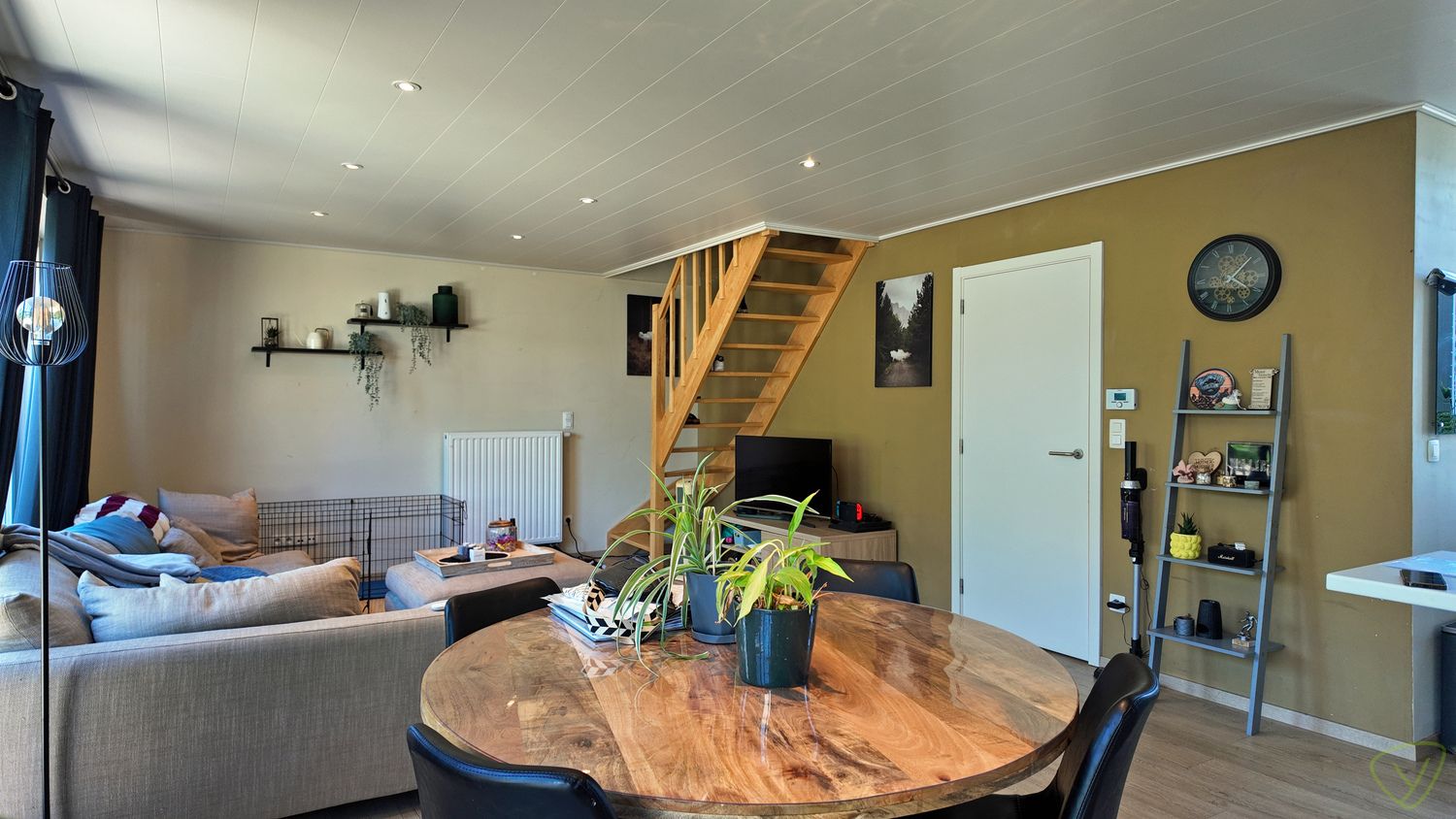 Charmant gerenoveerde woning gelegen te Adegem! foto 2