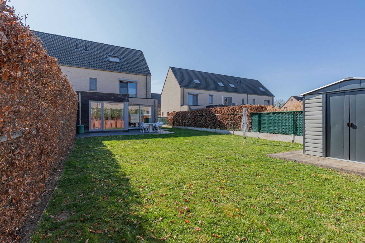 Recente driegevel woning in doodlopende straat! foto 14