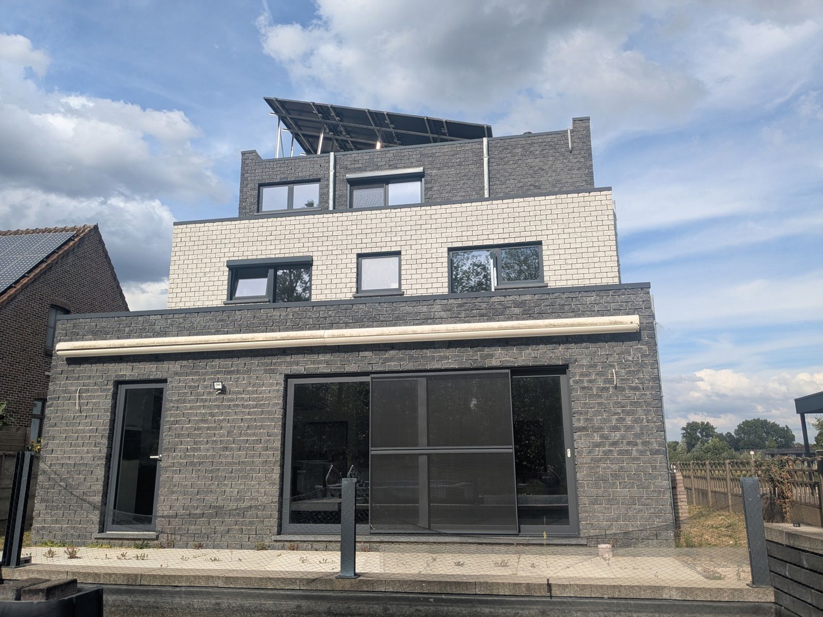 Recente grote woning met top technieken en prachtig uitzicht foto 24