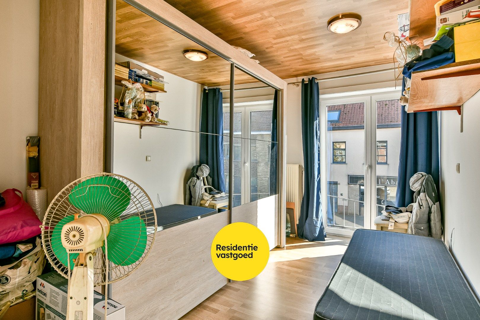Halfopen woning met drie slaapkamers, tuin en garage foto 12