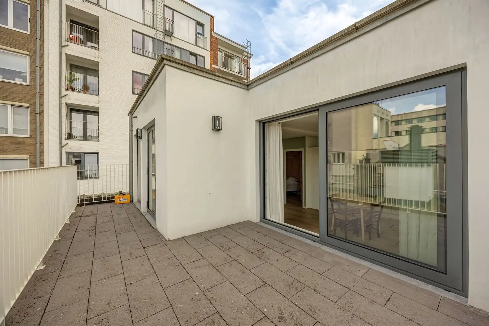 TOPLIGGING in het hart van de stad!! Studio-appartement mét terras! foto 11