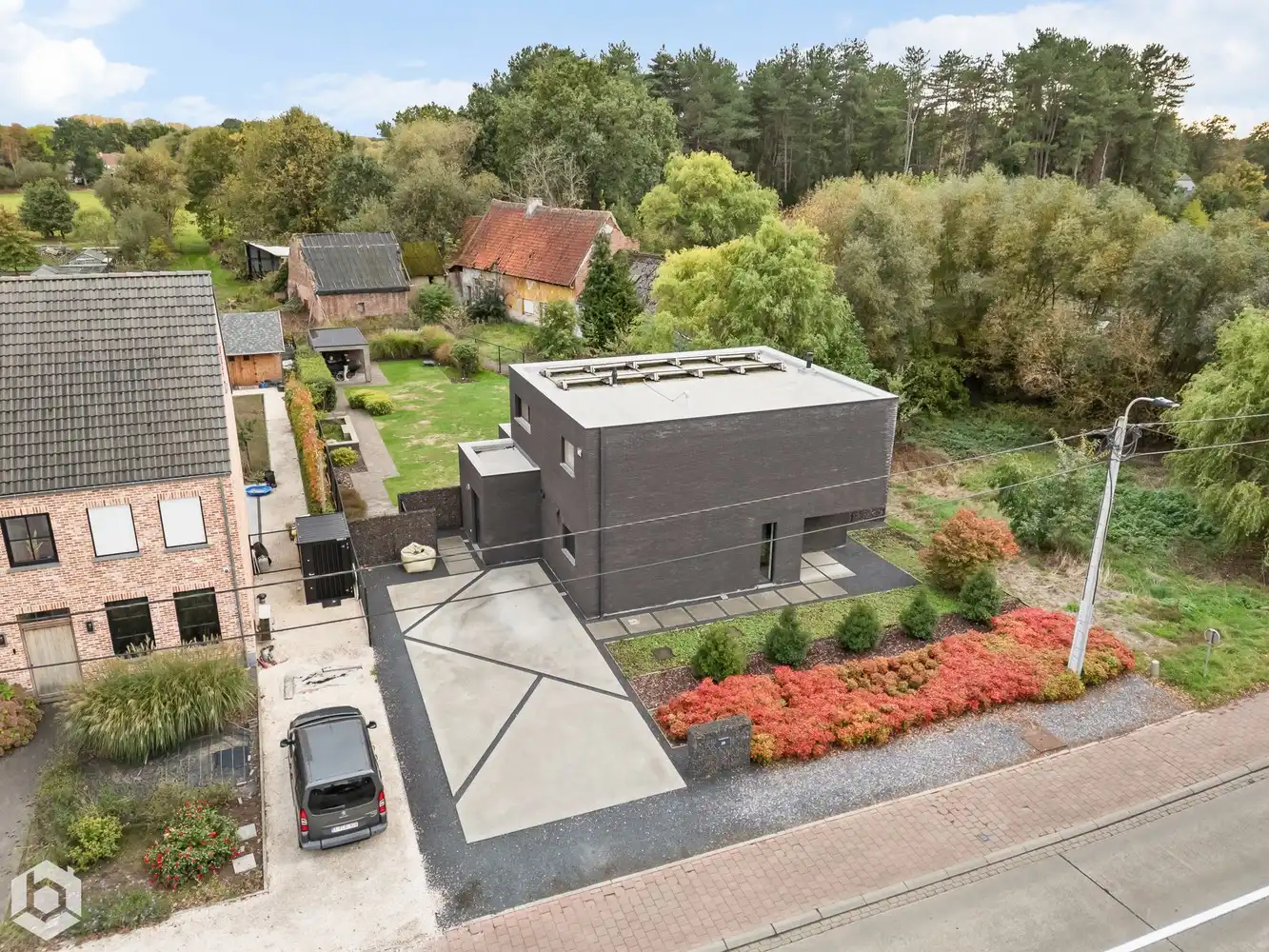 Tijdloze, instapklare woning met 3 slpkrs op perceel van 824 m² te Keerbergen foto {{pictureIndex}}