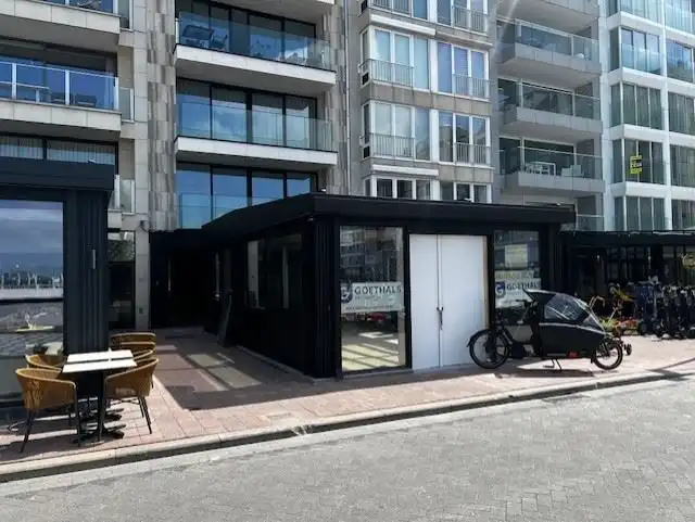 Perfectie op de Zeedijk – Casco handelsruimte op toplocatie te huur! foto 2