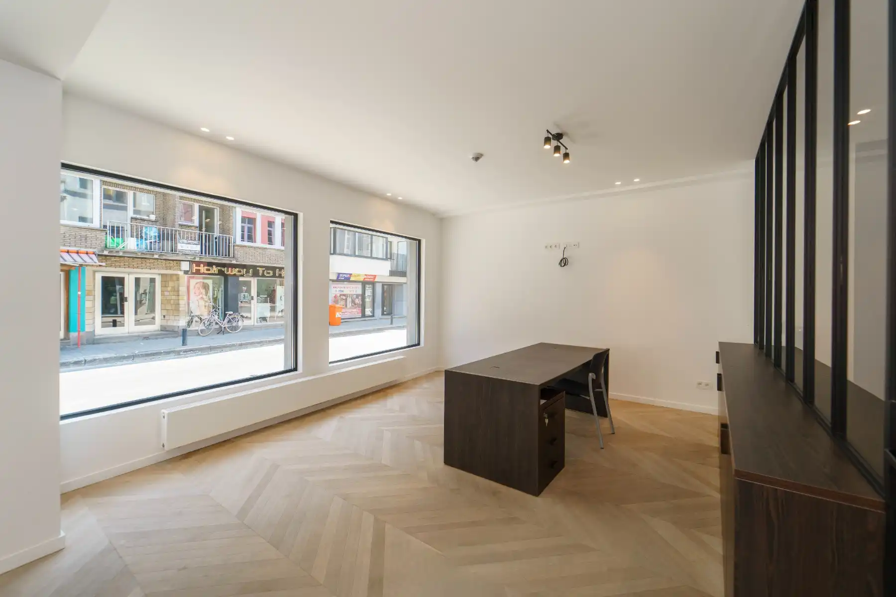 Prachtig handelsgelijkvloers of praktijkruimte/kantoor in centrum Gent foto 9
