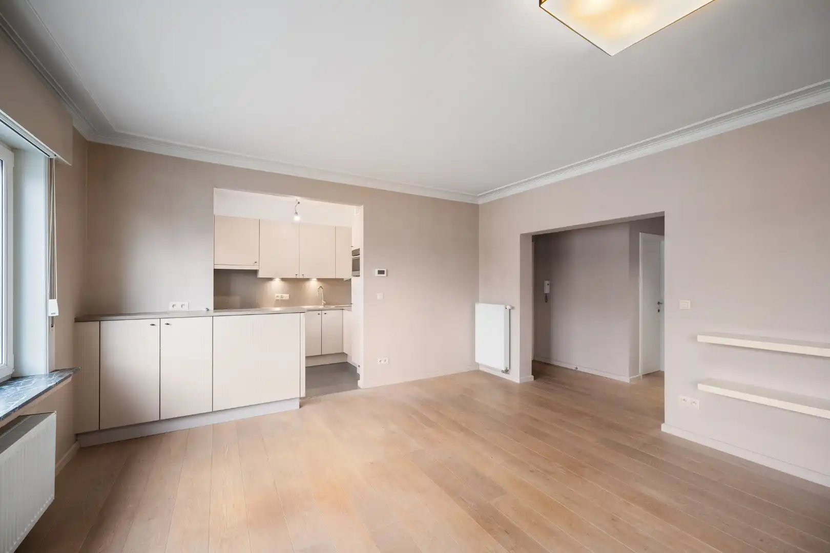 Instapklaar en lichtrijk appartement met terras in het centrum van Heist. foto 6