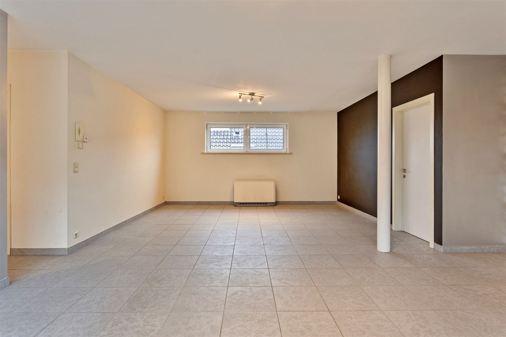 ZEER ruime woonst met 3 slaapkamers (169 m²) en zolder foto 5