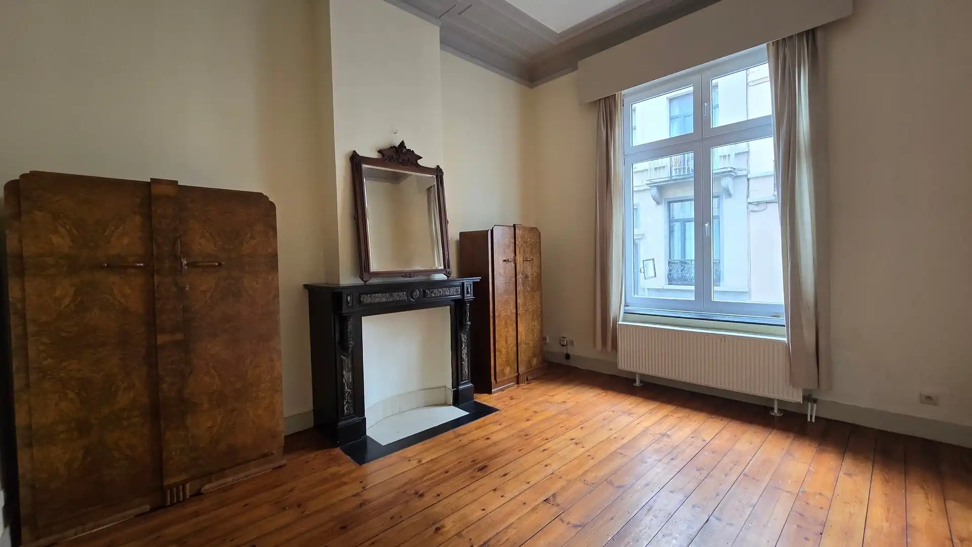 Prachtig neoclassicistisch appartement met stadstuin te huur in Elsene foto 7