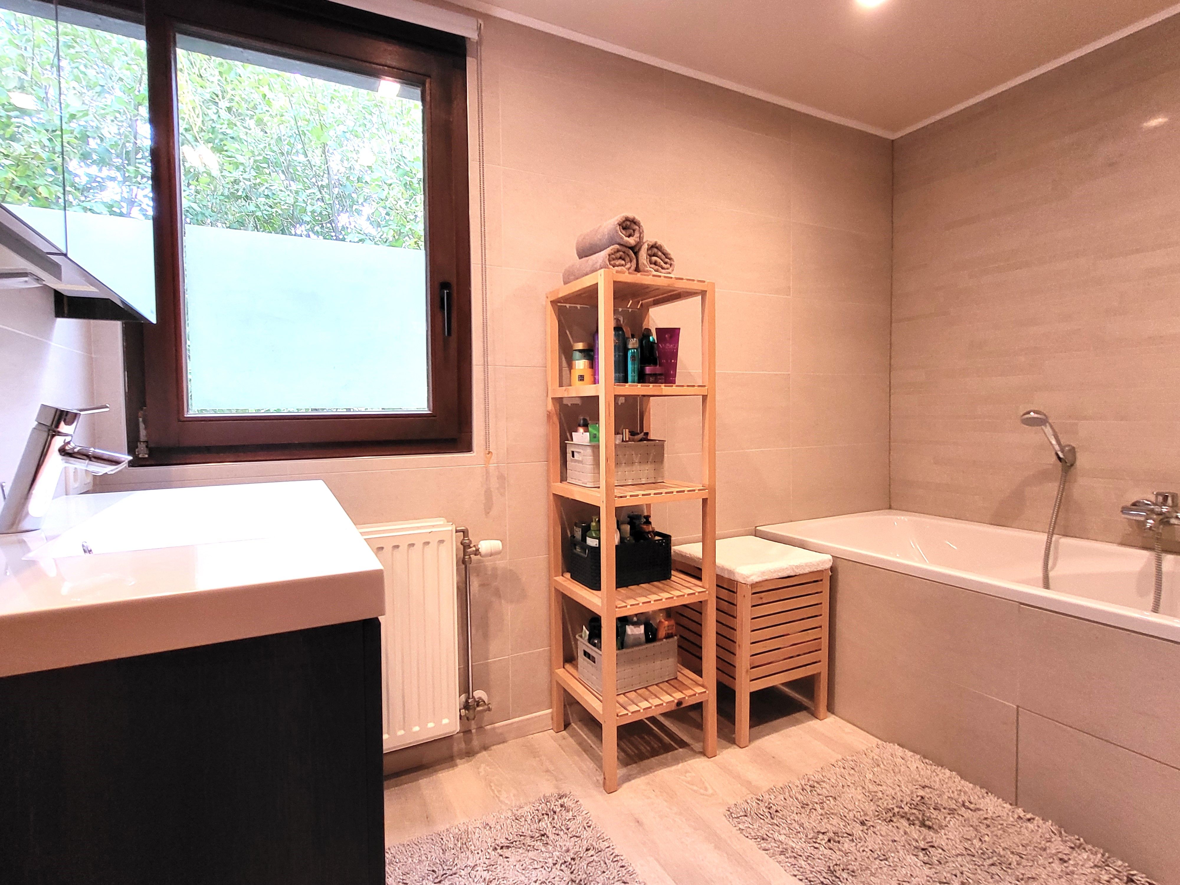 Charmante instapklare woning op 976m² met 3 slaapkamers, leefveranda en mooie grote tuin!  foto 21