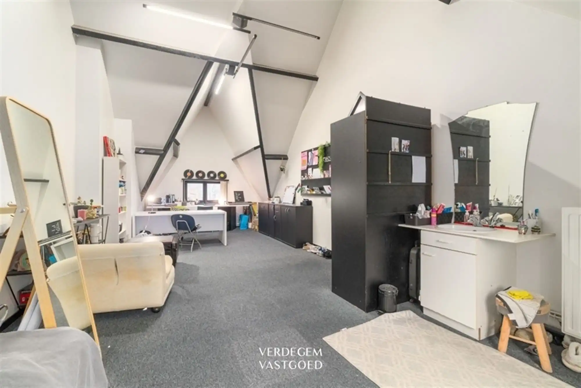 Architecturale studentenwoning met 8 entiteiten, garage en prachtige tuin foto 15