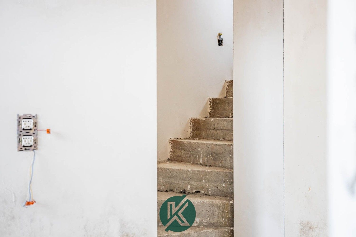 Verder af te werken nieuwbouwwoning met potentieel foto 12