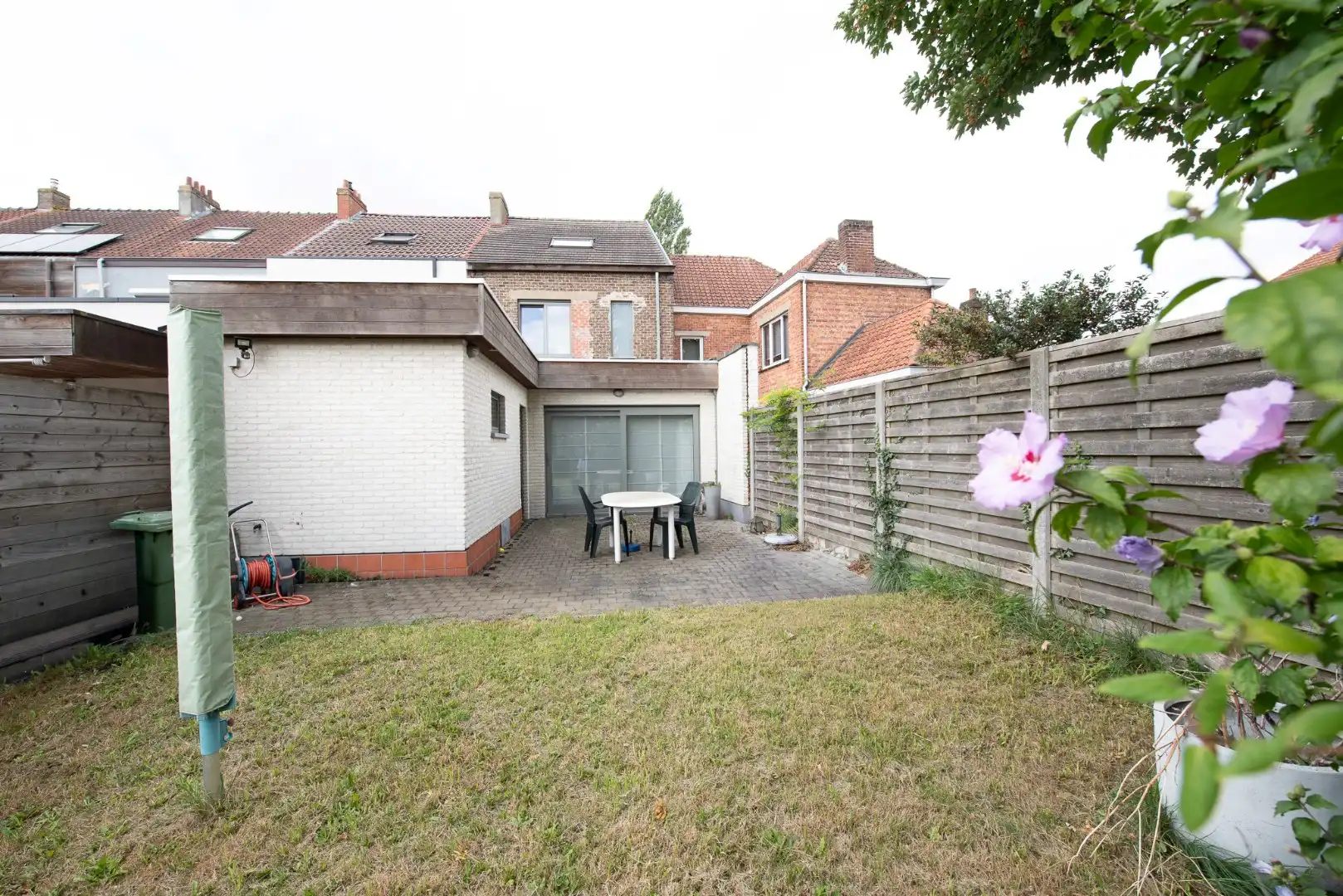 Gerenoveerde gezinswoning met 3 slaapkamers en tuin in Gentbrugge foto 14