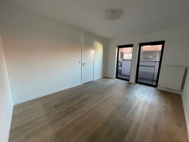 Modern appartement met 2 terrassen en parkeerplaats foto 8